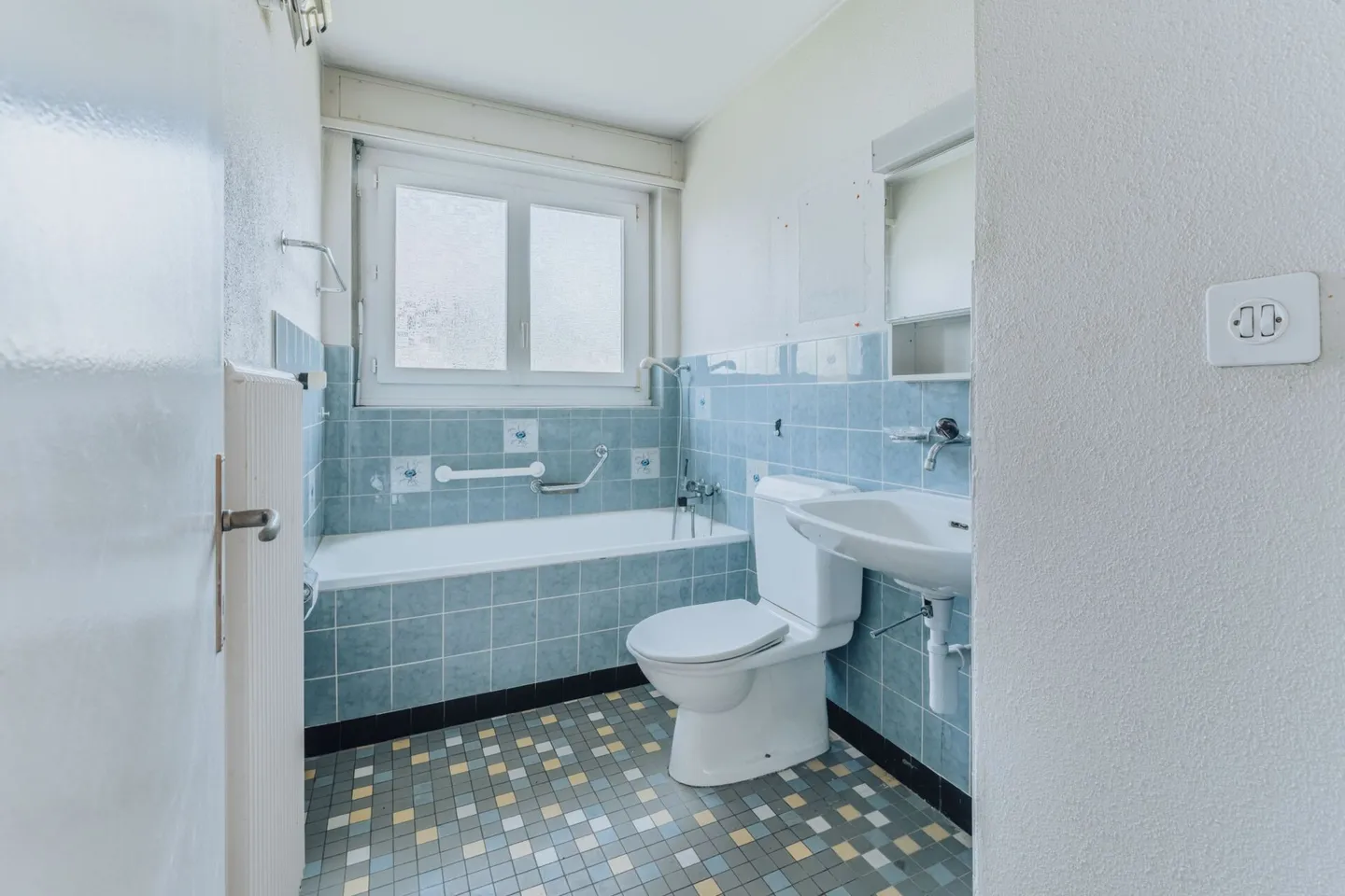 Maison individuelle de 6 pièces avec jardin et potentiel de conception polyvalent - Photo 20 sur 26