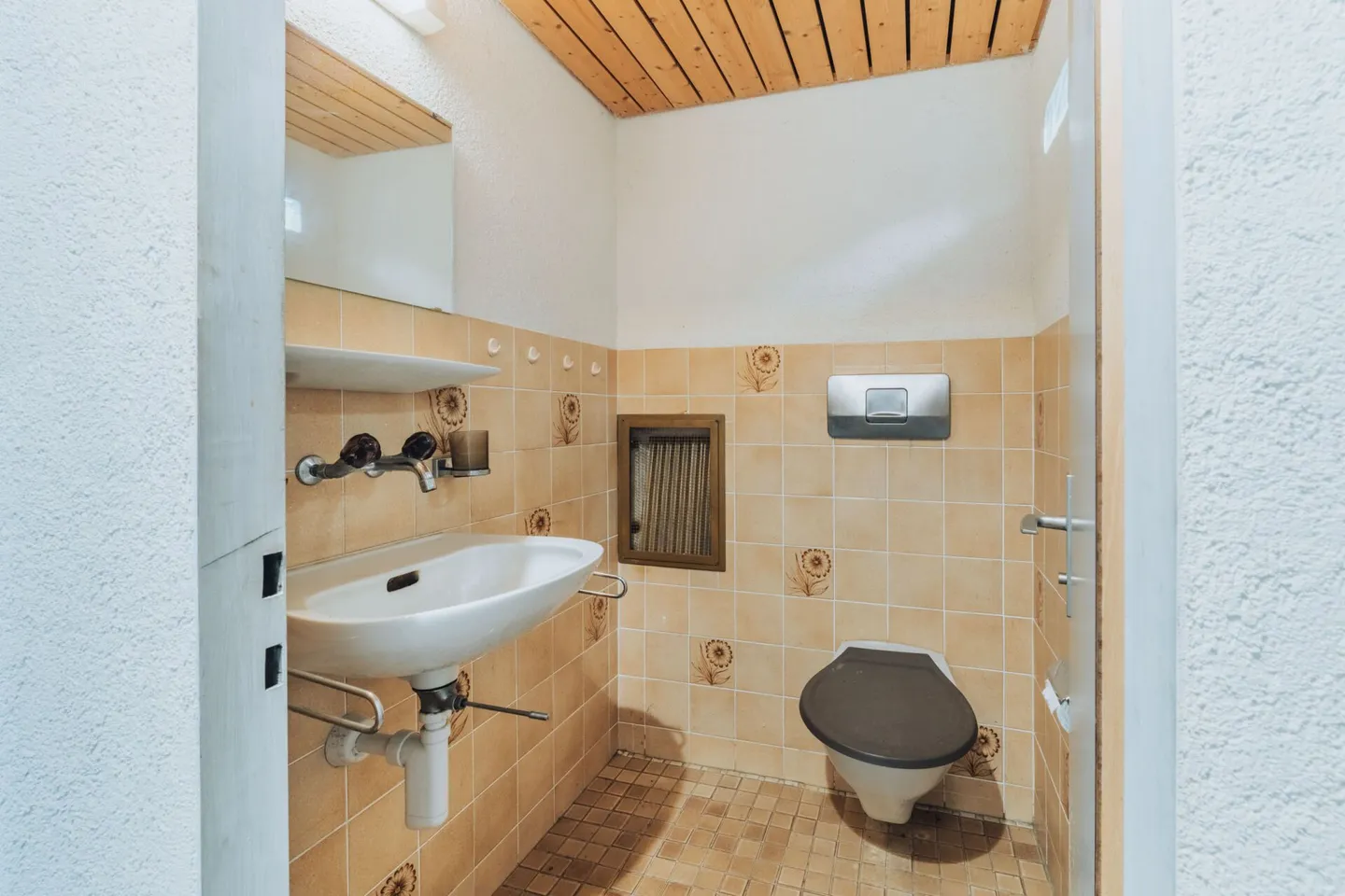 Maison individuelle de 6 pièces avec jardin et potentiel de conception polyvalent - Photo 22 sur 26