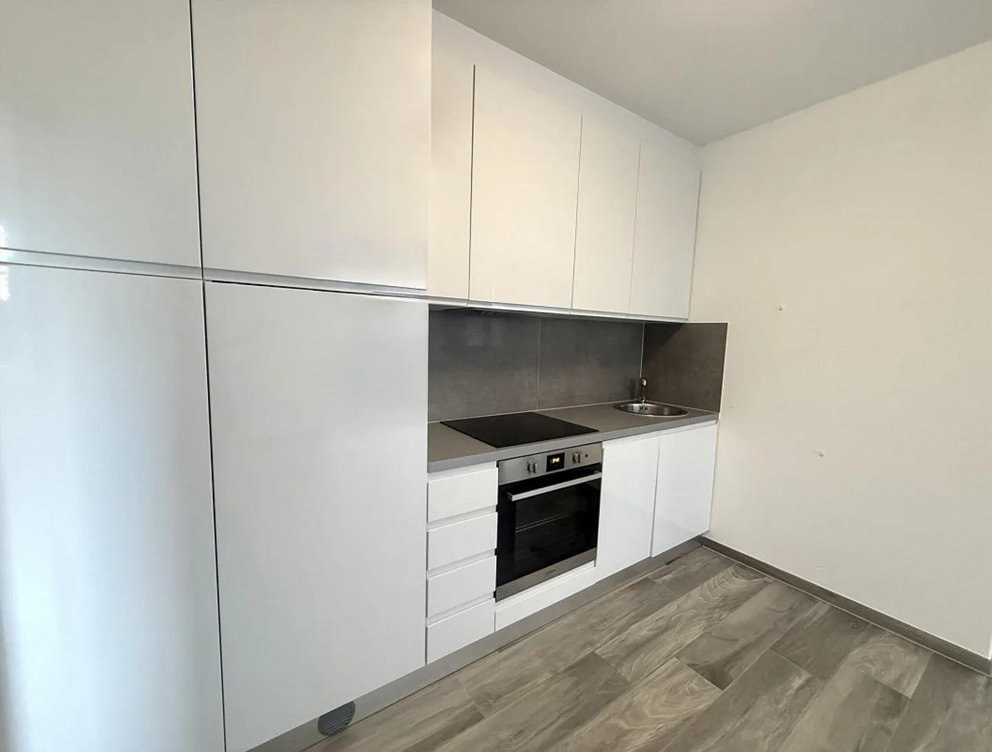 Modern and renovated 3.5-room apartment for rent in Mendrisio - Photo 1 of 8