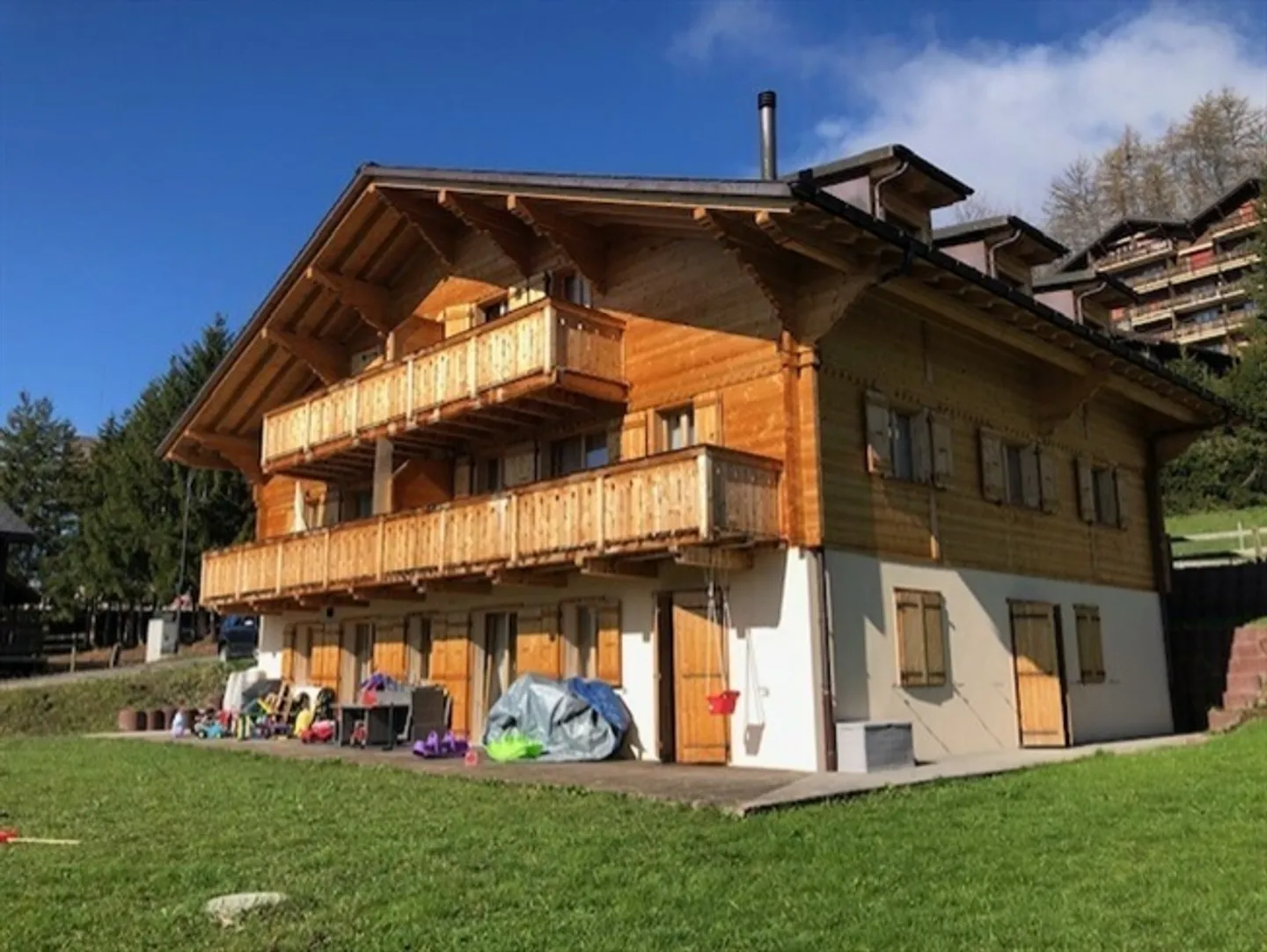 Charming 4.5 room apartment on the ground floor in the heart of Leysin - Photo 1 of 13