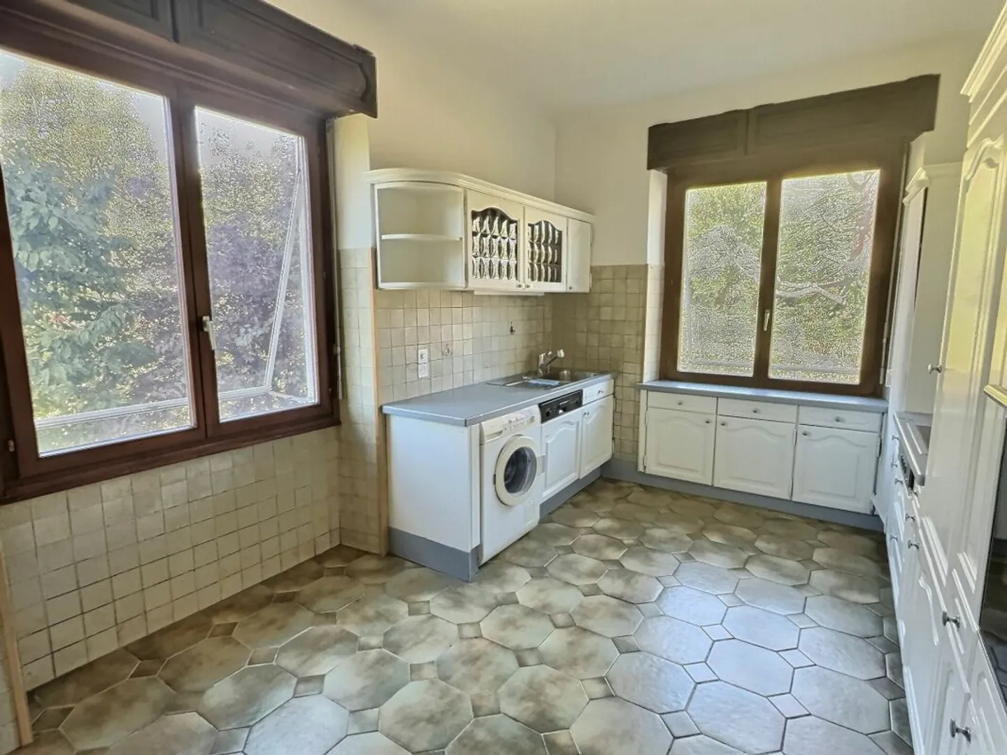 Spazioso appartamento 5½ con vista sui castelli - Foto 3 di 8