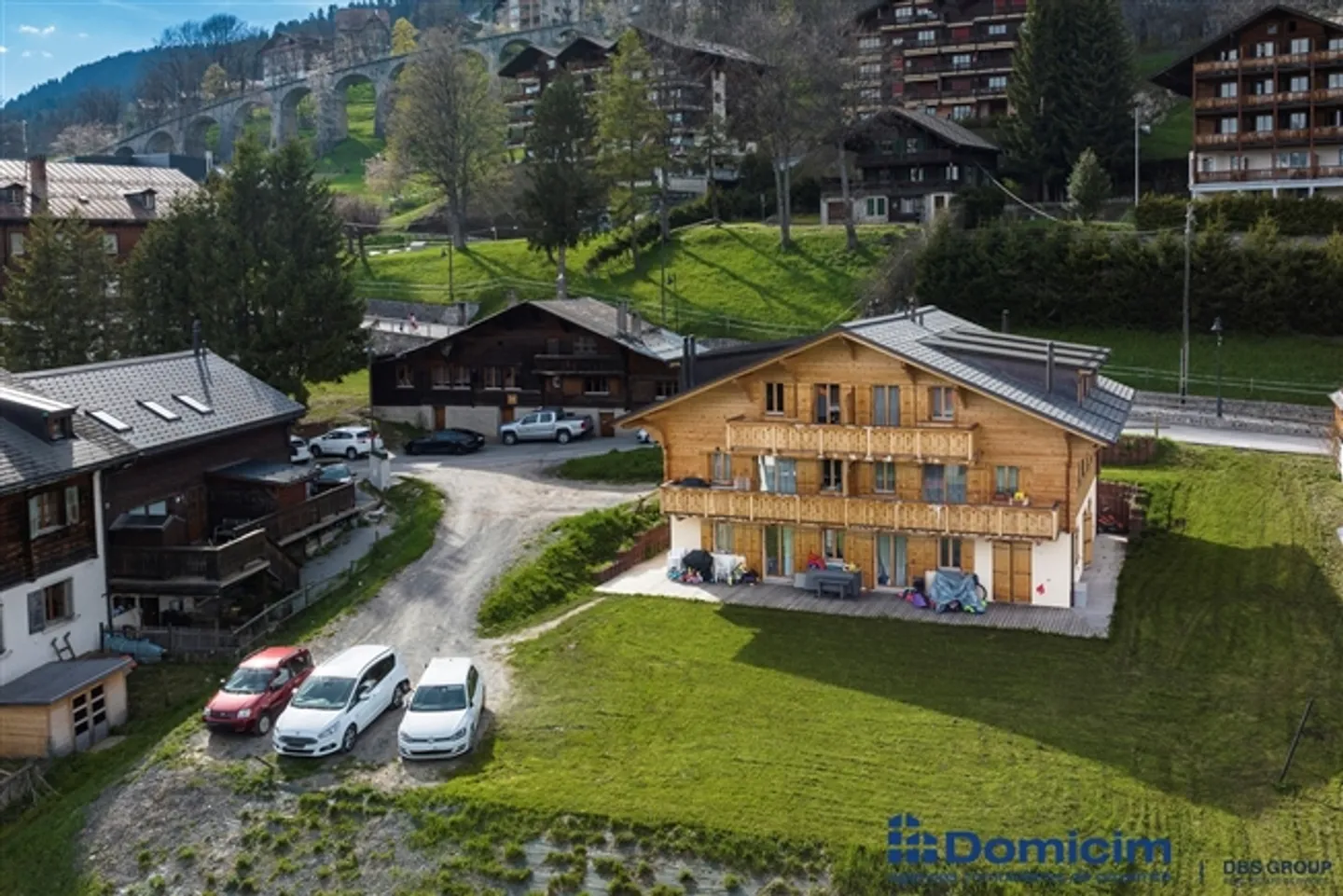 Charming 4.5 room apartment on the ground floor in the heart of Leysin - Photo 2 of 13
