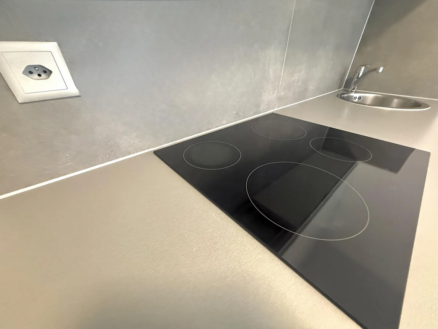 Modern and renovated 3.5-room apartment for rent in Mendrisio - Photo 2 of 8