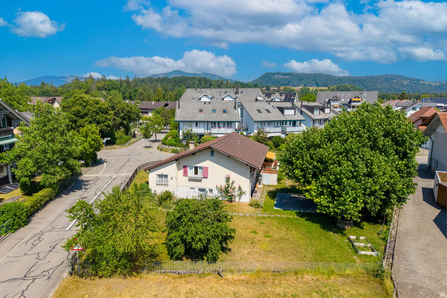 Familienparadies mit schönem Garten - Foto 12 von 12