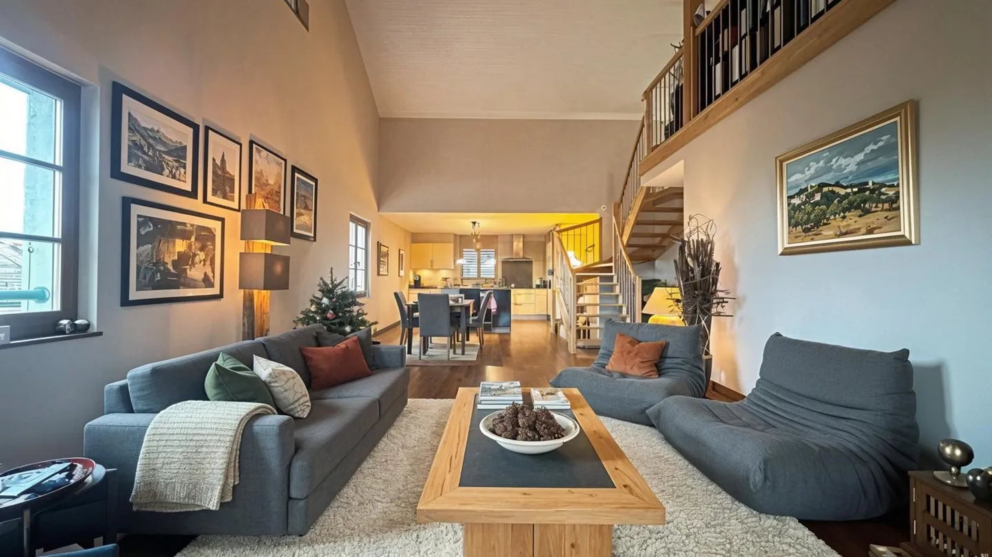 Superbe Attikawohnung mit 6 Zimmern, 180 m², Terrasse und atemberaubendem Blick - Photo 2 sur 7