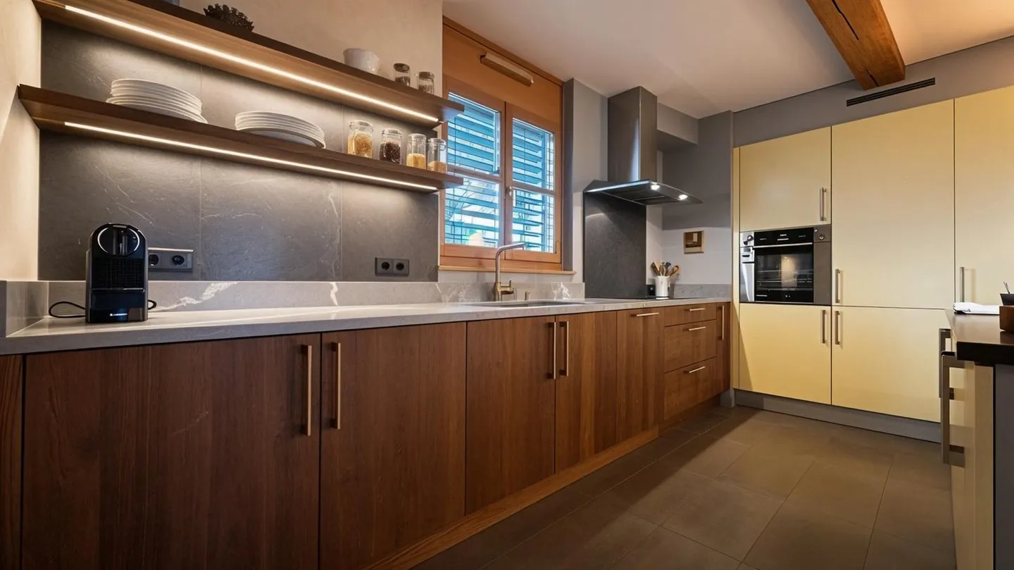 Superbe Attikawohnung mit 6 Zimmern, 180 m², Terrasse und atemberaubendem Blick - Photo 3 sur 7