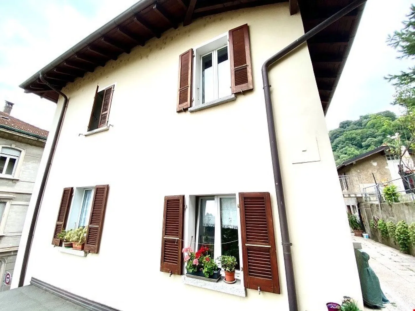 Renoviertes Einfamilienhaus in Natur - Foto 2 von 11