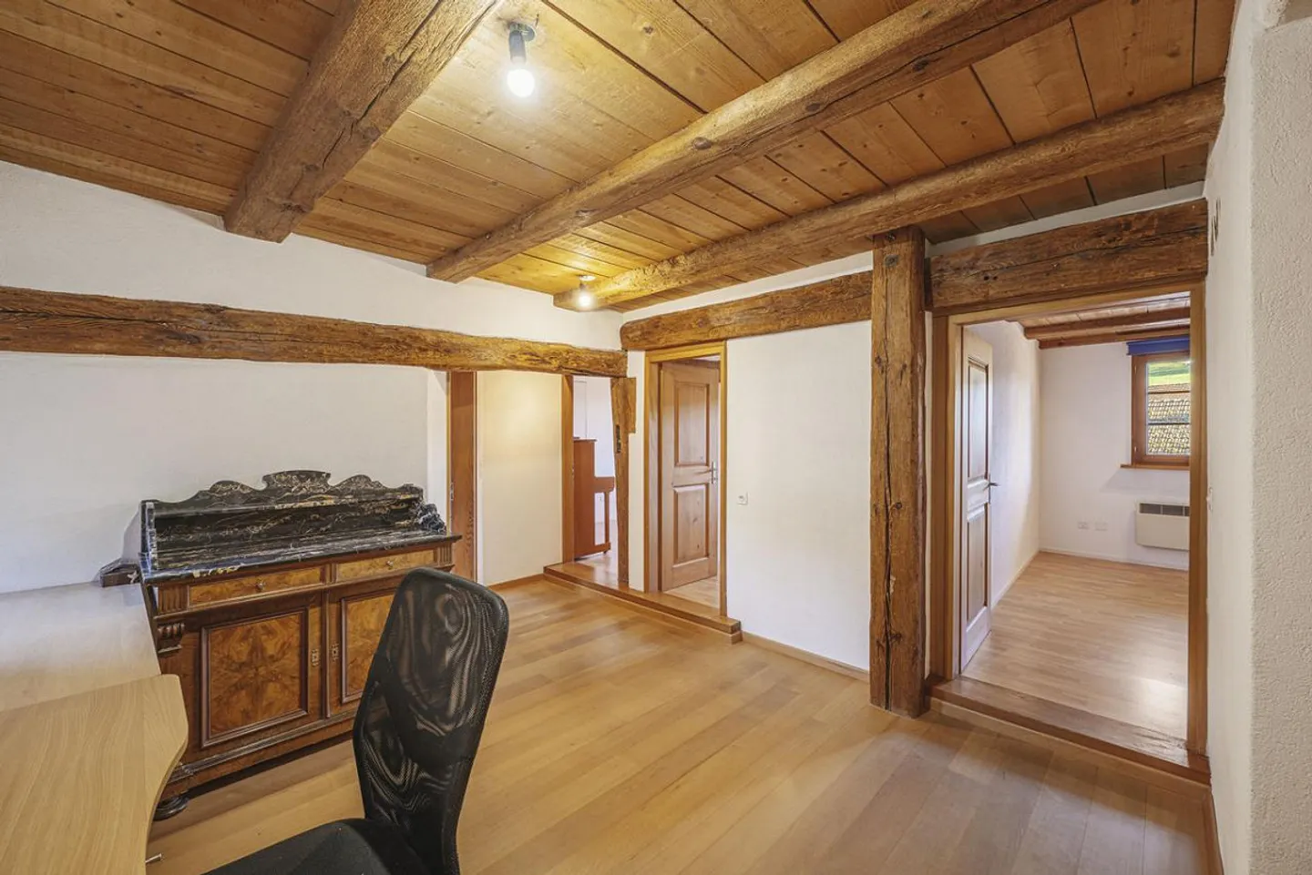 Affascinante casa unifamiliare di 6 stanze a Wilchingen - Foto 6 di 12