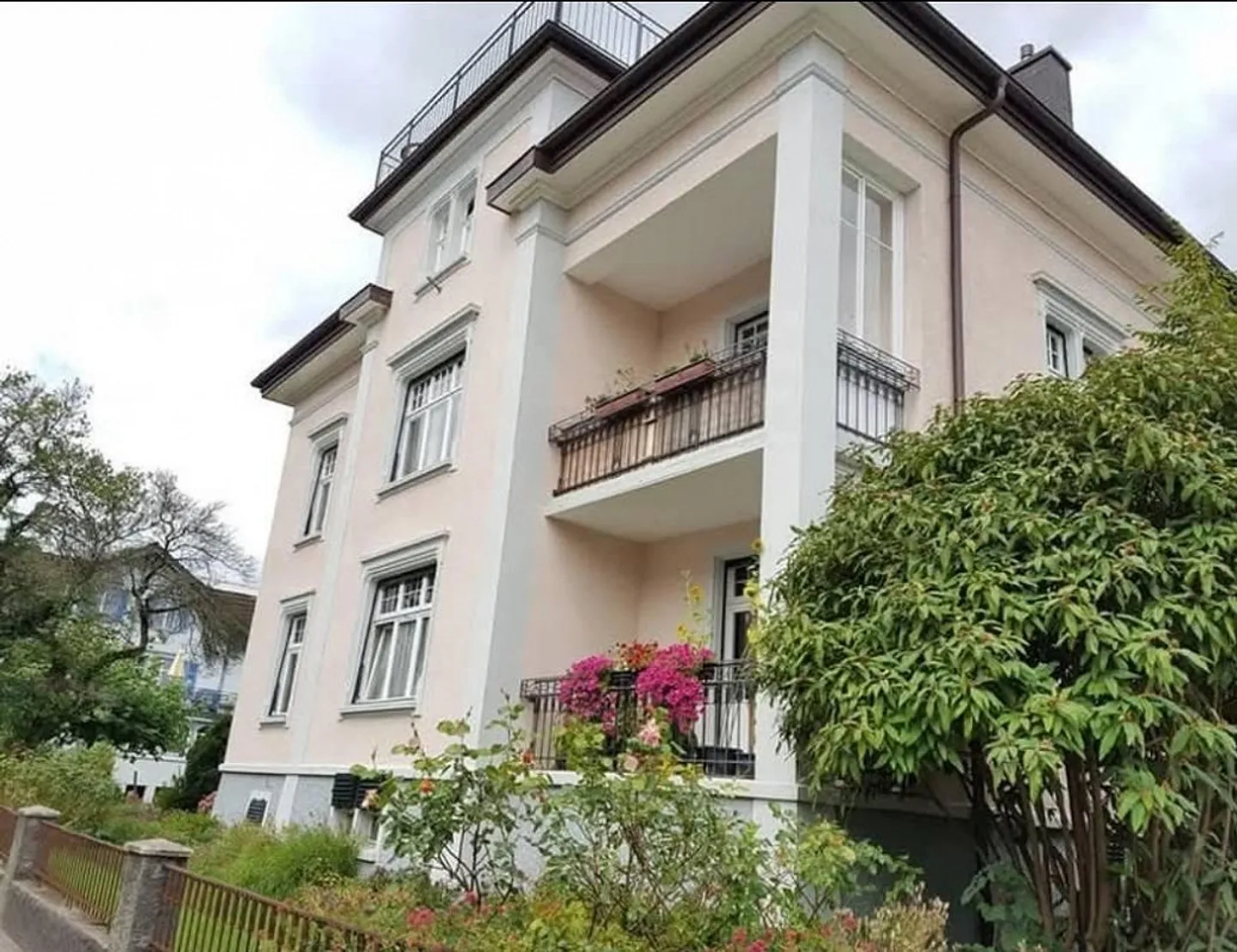 Appartamento luminoso di 4 stanze con grande giardino - a soli 5 minuti dal lago / 8590 Romanshorn - Foto 1 di 11