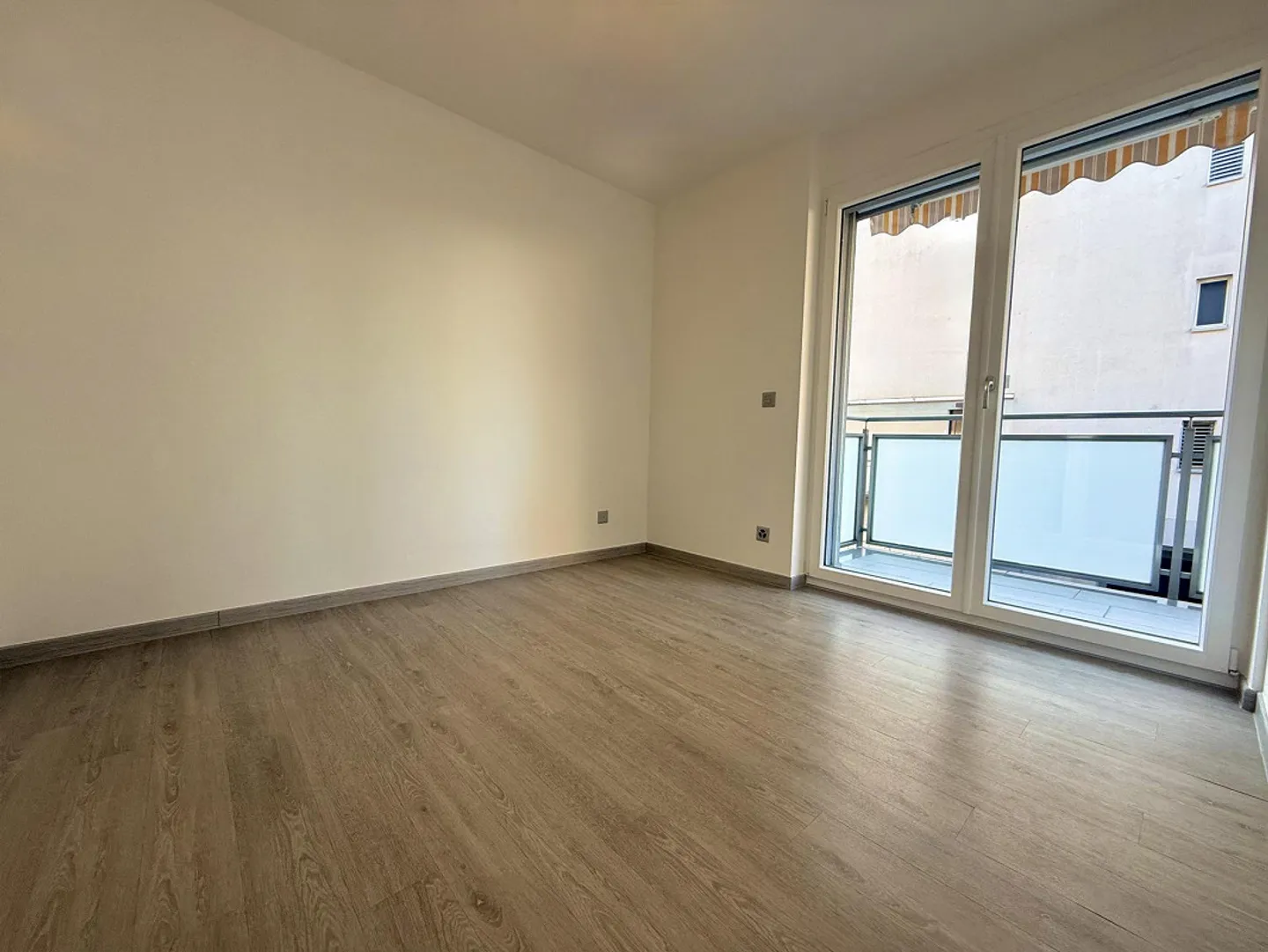 Modern and renovated 3.5-room apartment for rent in Mendrisio - Photo 4 of 8