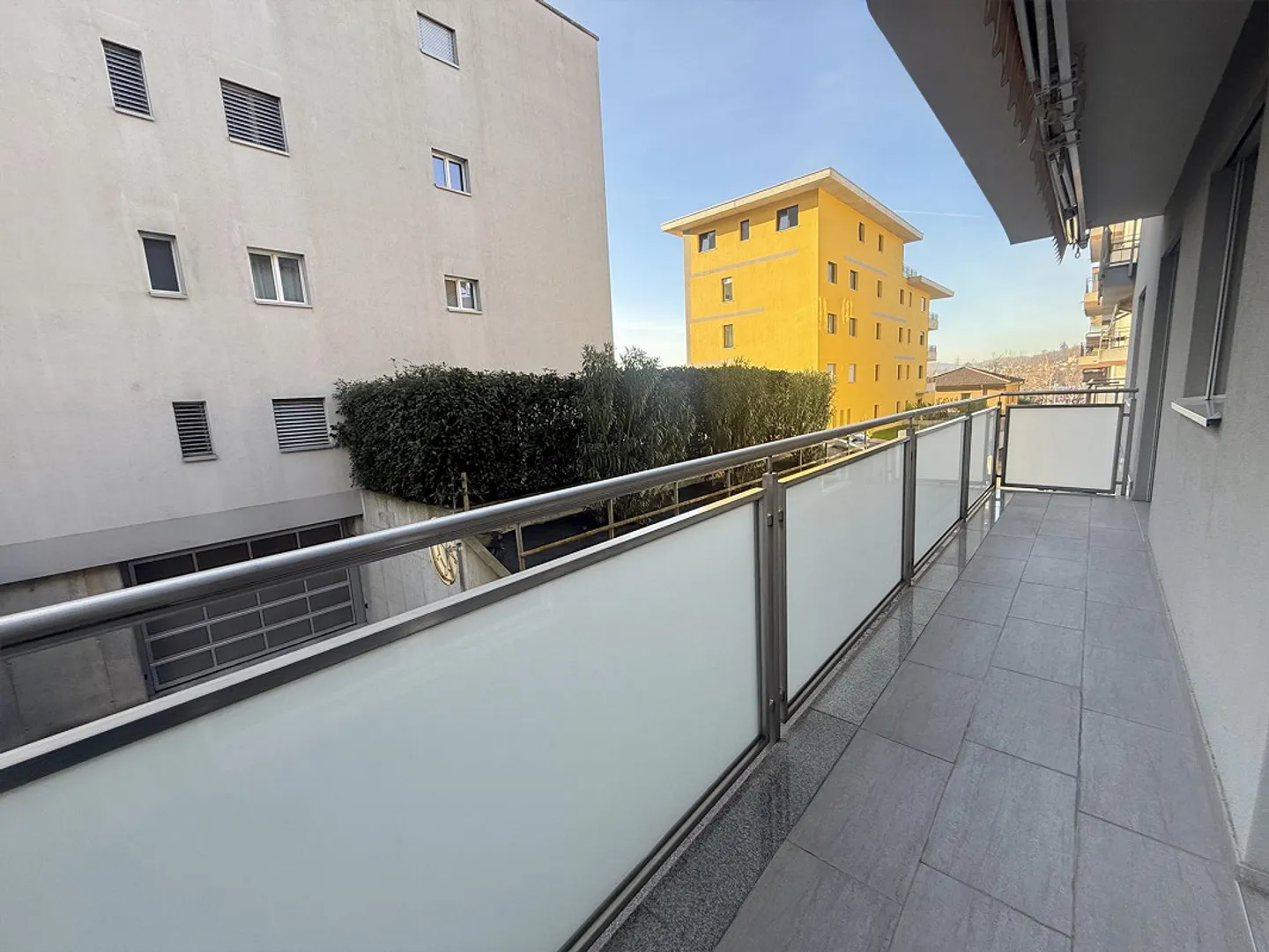 Modern and renovated 3.5-room apartment for rent in Mendrisio - Photo 7 of 8