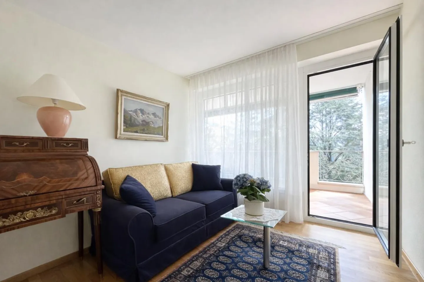 Attico con vista lago nel cuore di Muralto - Foto 6 di 11