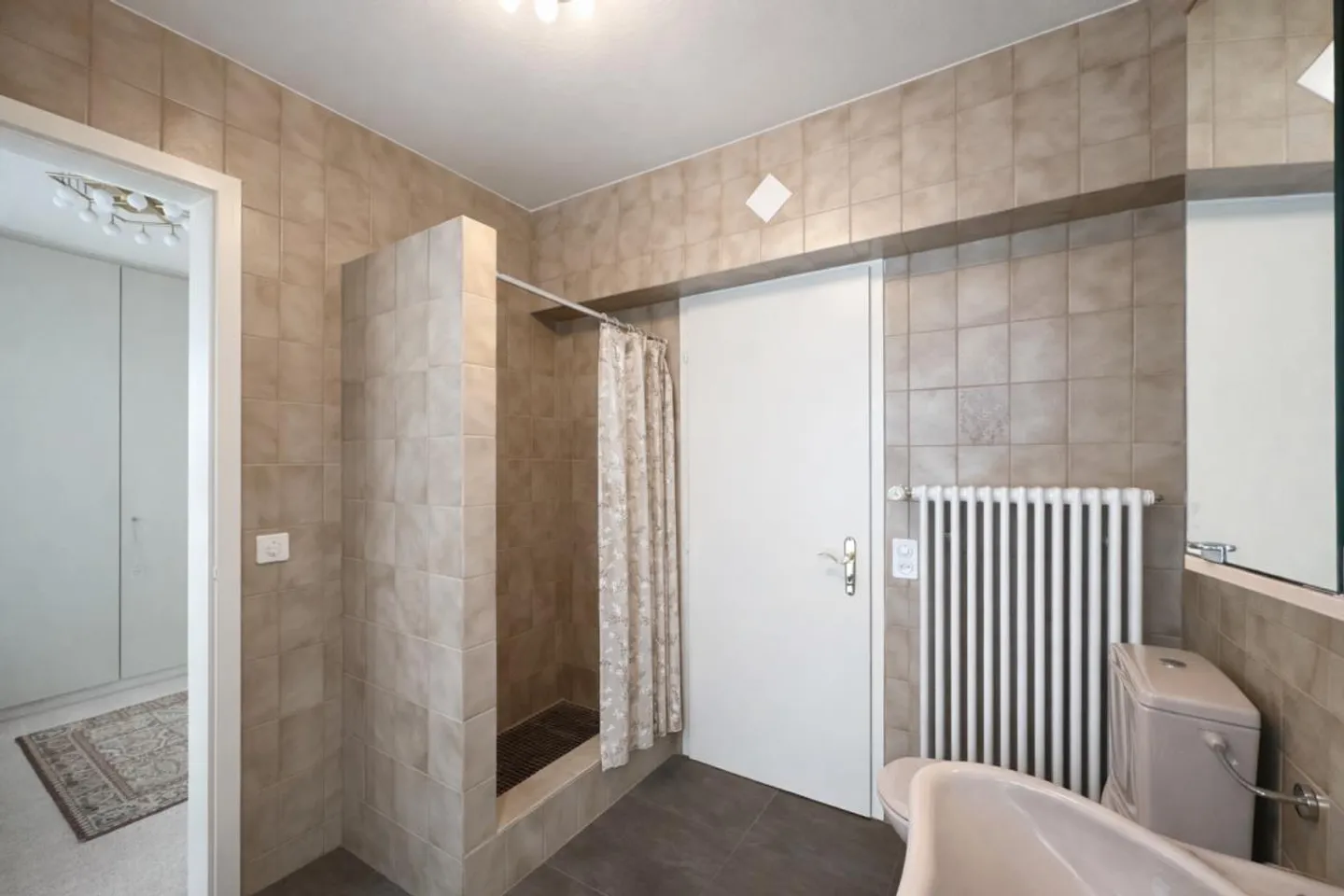 Attico con vista lago nel cuore di Muralto - Foto 7 di 11