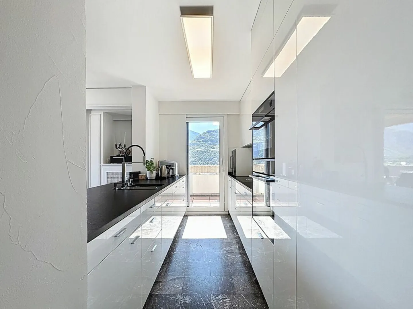 Duplex attico con terrazza panoramica - Foto 4 di 9