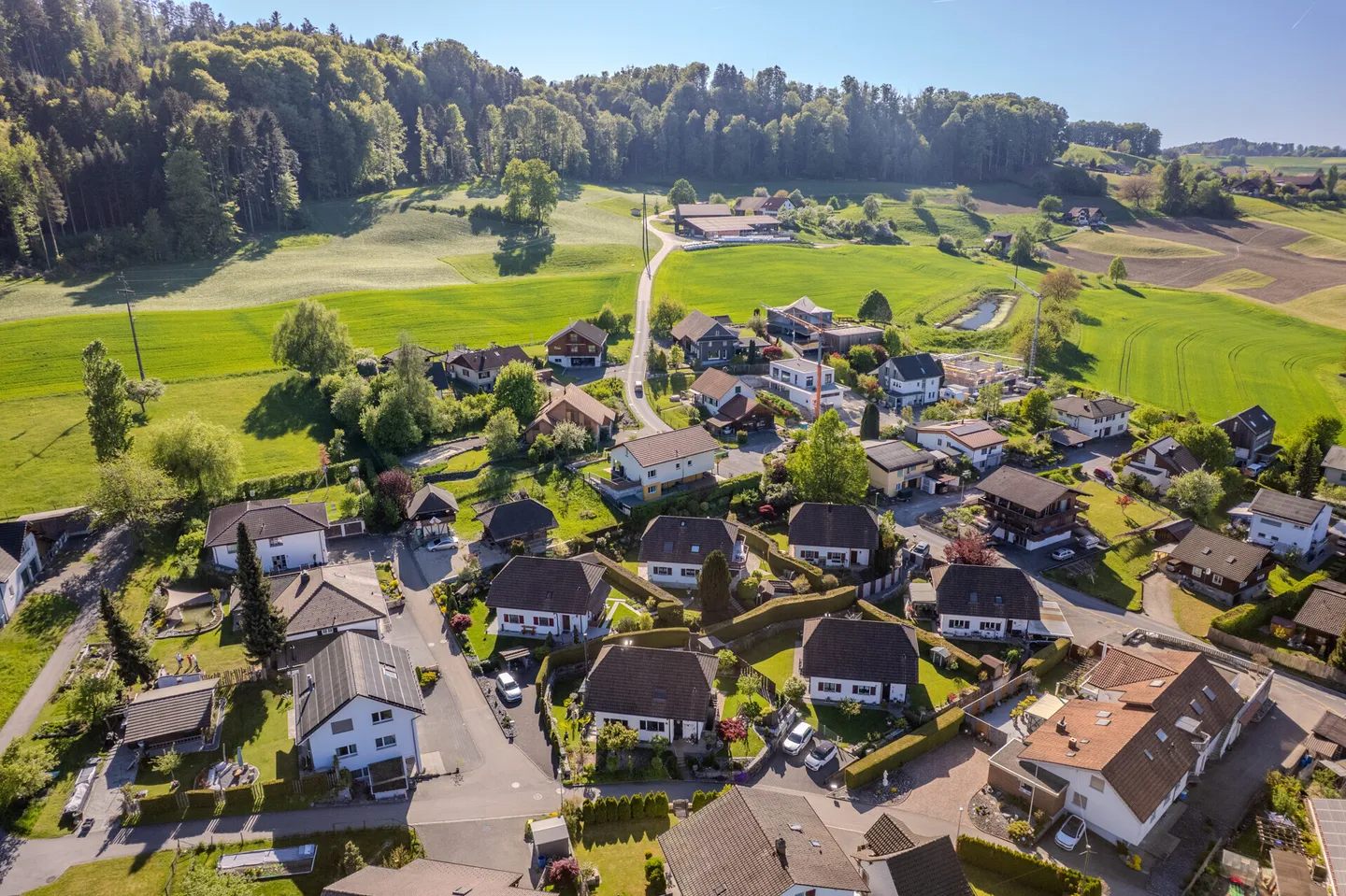 Maison familiale de 5,5 pièces dans un style de maison de campagne avec de grands espaces extérieurs - Photo 15 sur 15