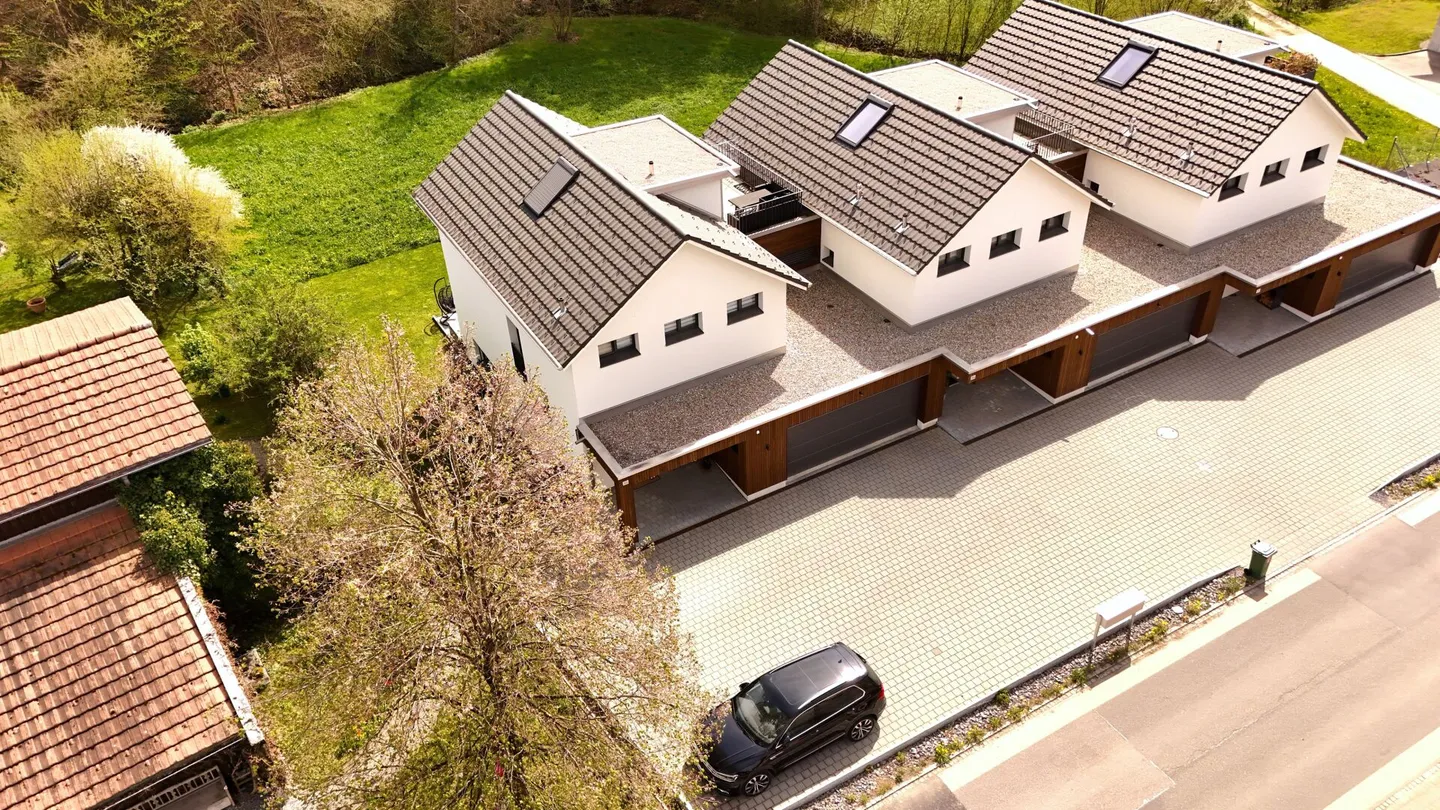 Vivre au bord de la forêt - Maison de ville exclusive de 5,5 pièces - Photo 3 sur 18