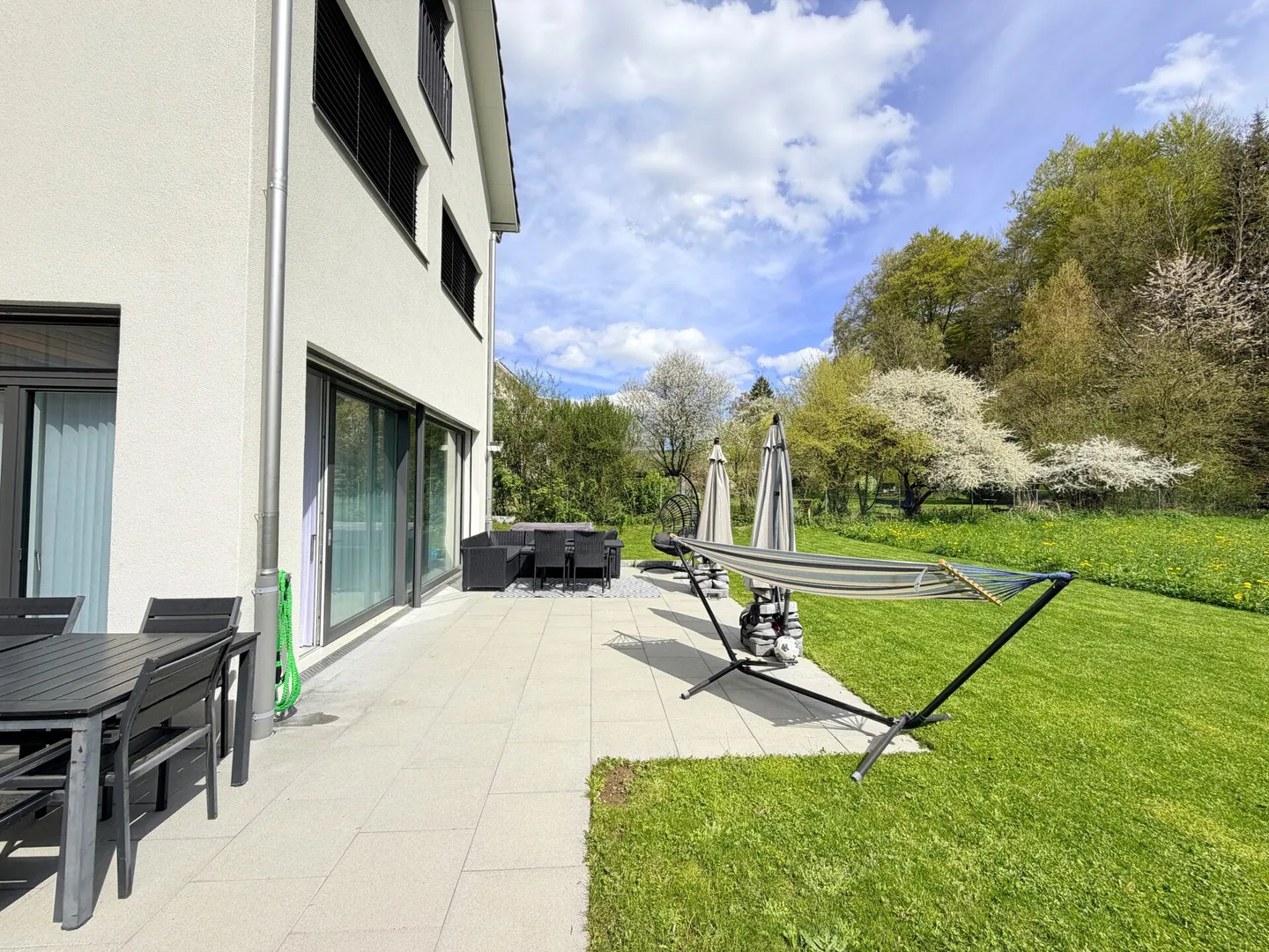 Vivre au bord de la forêt - Maison de ville exclusive de 5,5 pièces - Photo 5 sur 18