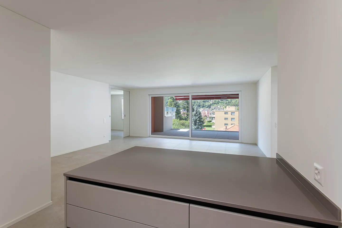 Appartement moderne de 5,5 pièces avec jardin - Photo 9 sur 10
