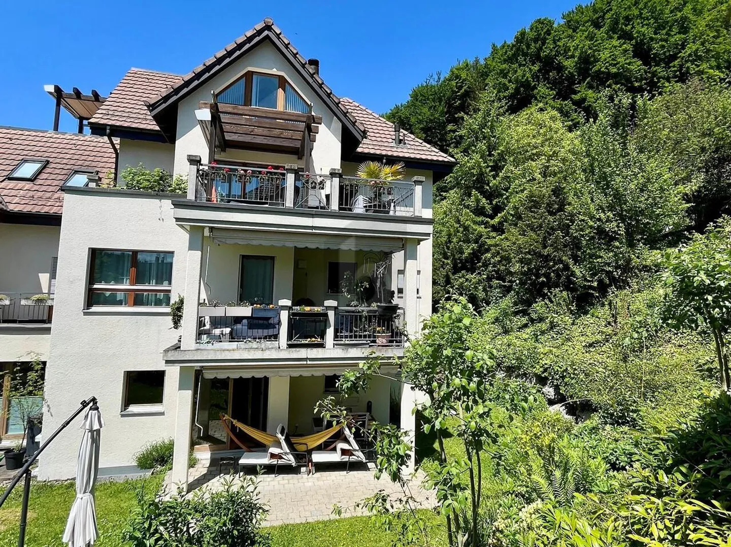 MIT SONNIGEM GARTEN IM ALLEINIGEN NUTZUNGSRECHT - Foto 1 von 6