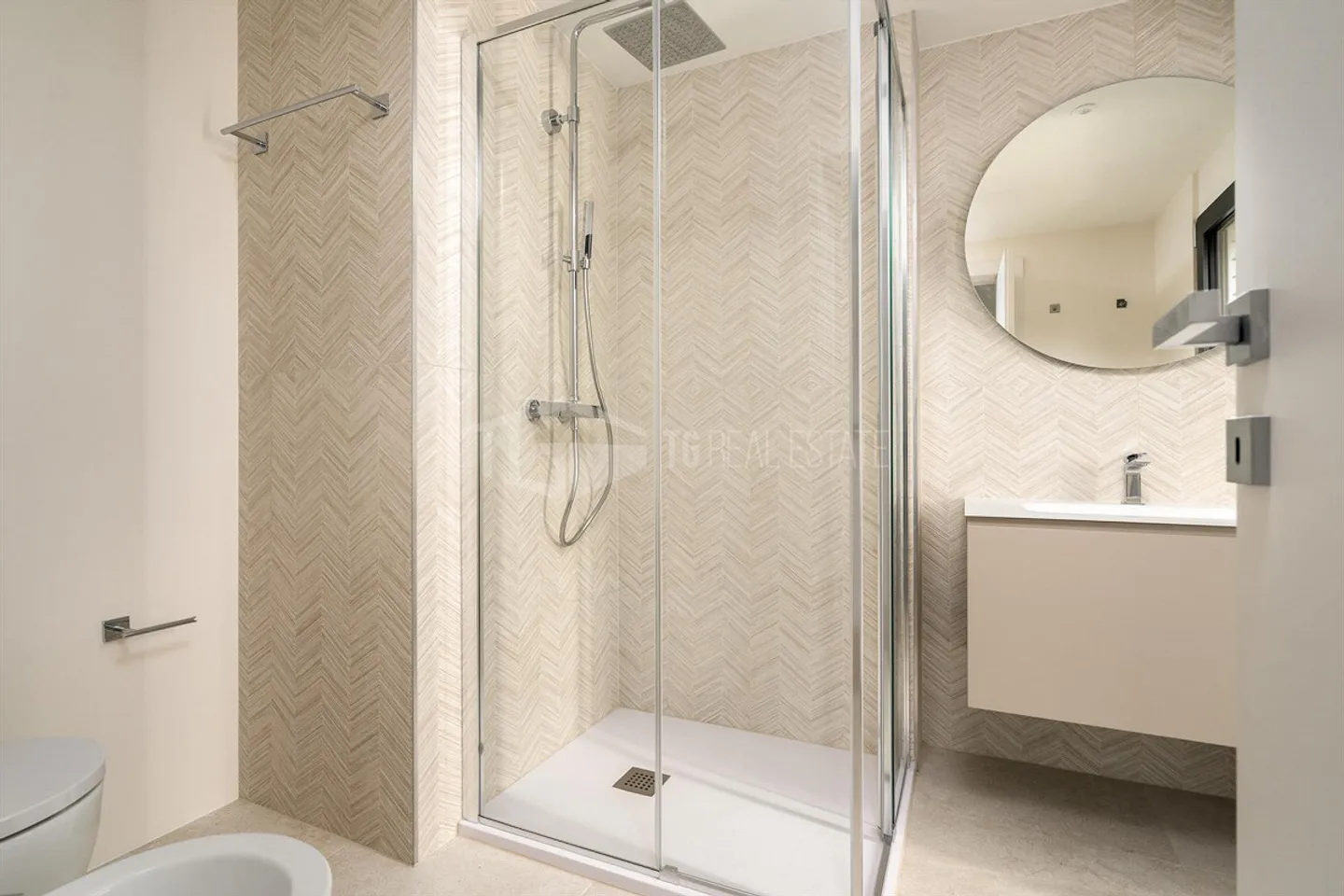 BRIGHT 4.5 ROOMS WITH GARDEN - Photo 12 of 13