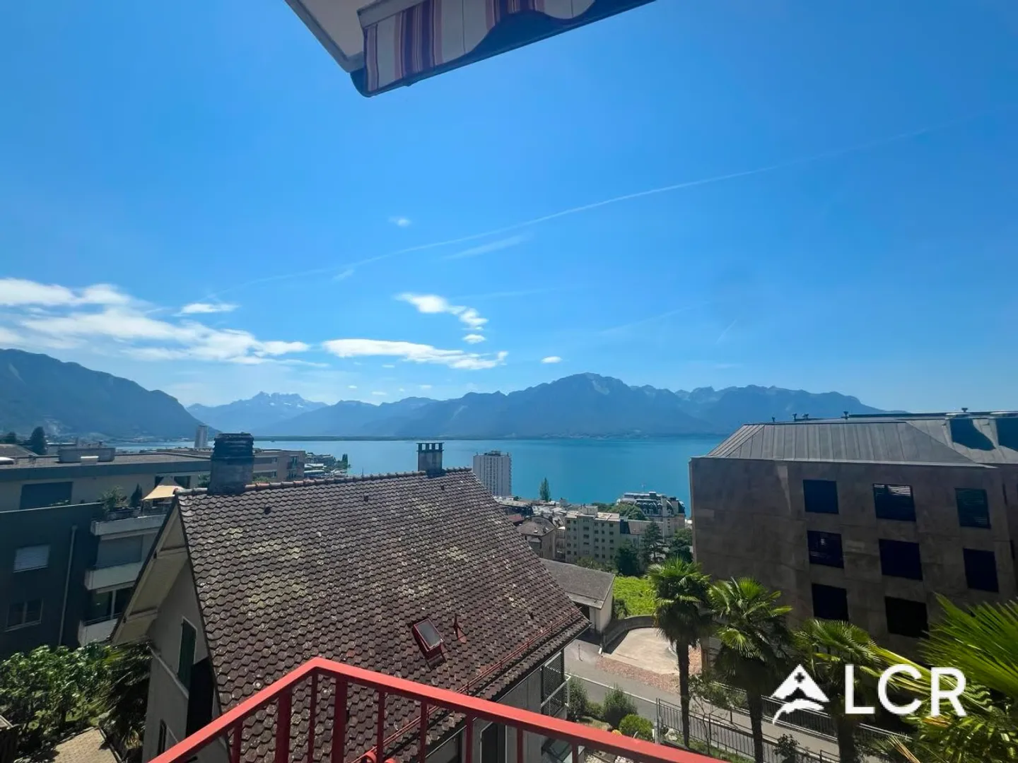 Magnificent 5.5-room apartment / 3 bedrooms / 1 bathroom / 1 balcony with stunning lake view / THANK YOU for reading the text - Photo 3 of 12