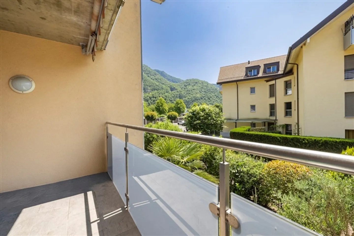 «4.5 ZIMMERWOHNUNG MIT GARTEN IN EIGENTUMSWOHNUNG» - Foto 2 von 9