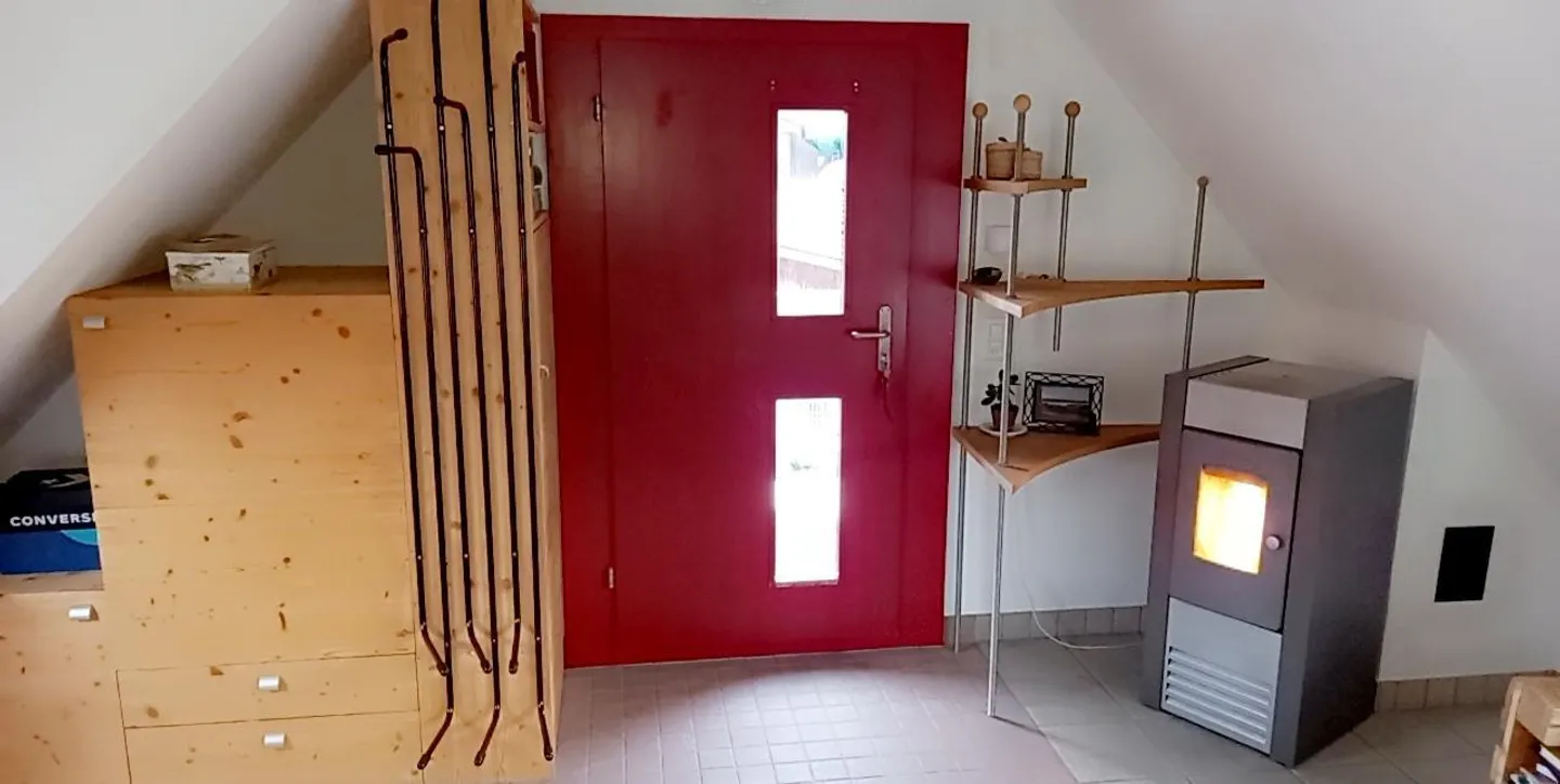 Appartamento mansardato affascinante con ingresso privato in una posizione tranquilla - Foto 1 di 9