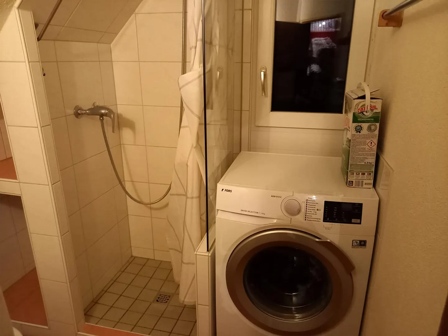 Appartamento mansardato affascinante con ingresso privato in una posizione tranquilla - Foto 2 di 9