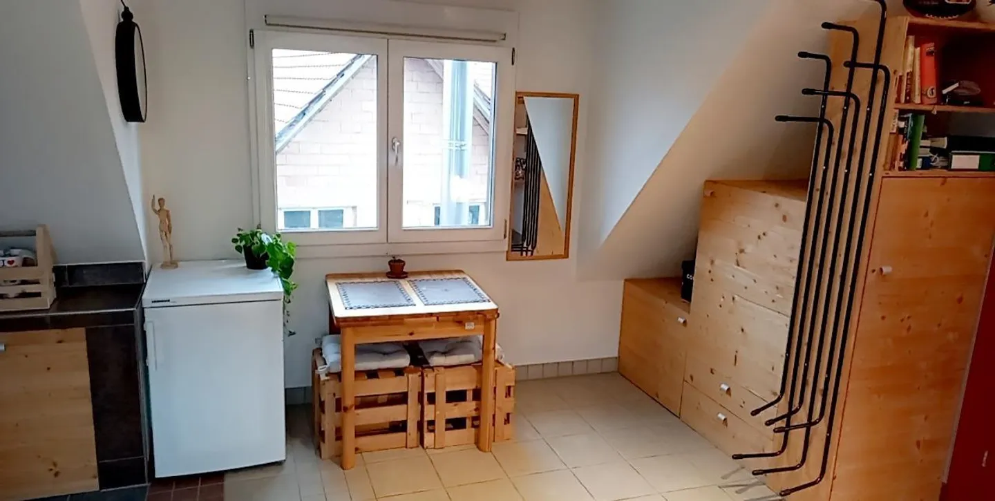 Appartamento mansardato affascinante con ingresso privato in una posizione tranquilla - Foto 9 di 9