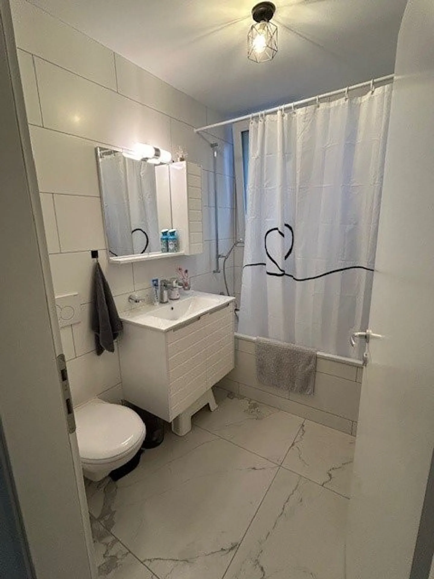 Schöne 3,5-Zimmer-Wohnung in Belfaux - Foto 3 von 5