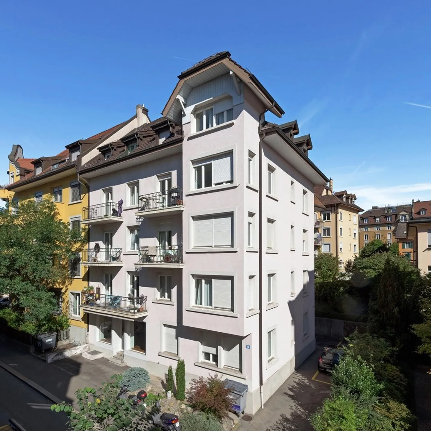 Charming city apartment in Wipkingen with ideal connections - Photo 1 of 5