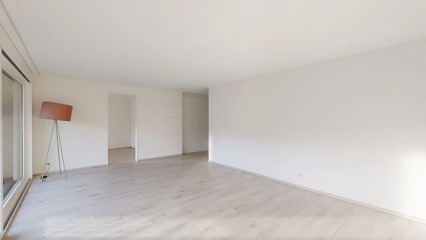 Condominio moderno di 2,5 stanze con bel balcone. - Foto 6 di 9