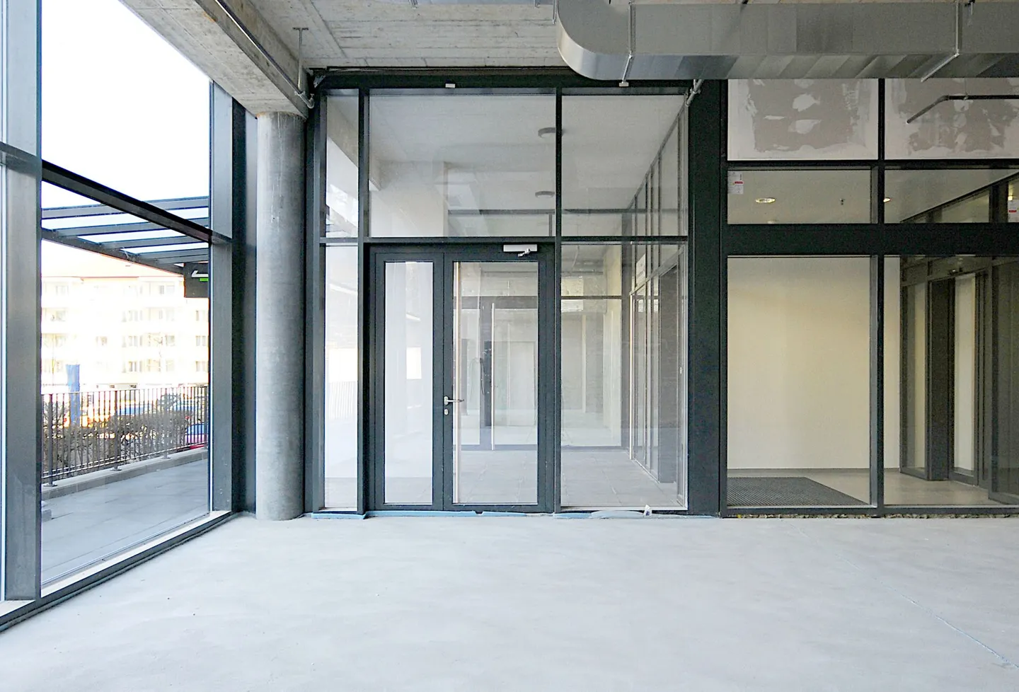 Spazi di vendita direttamente alla stazione di Gossau - 789 m2! - Foto 6 di 8
