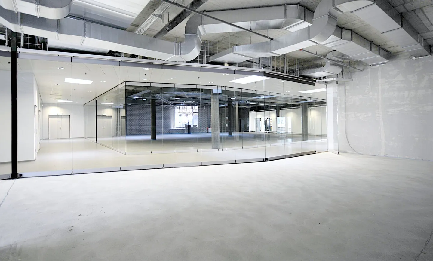 Spazi di vendita direttamente alla stazione di Gossau - 789 m2! - Foto 4 di 8