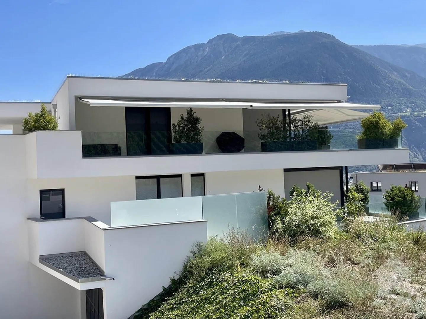 Zeitgenössische Wohnung mit Panoramablick über die Höhen von Sierre - Foto 2 von 22