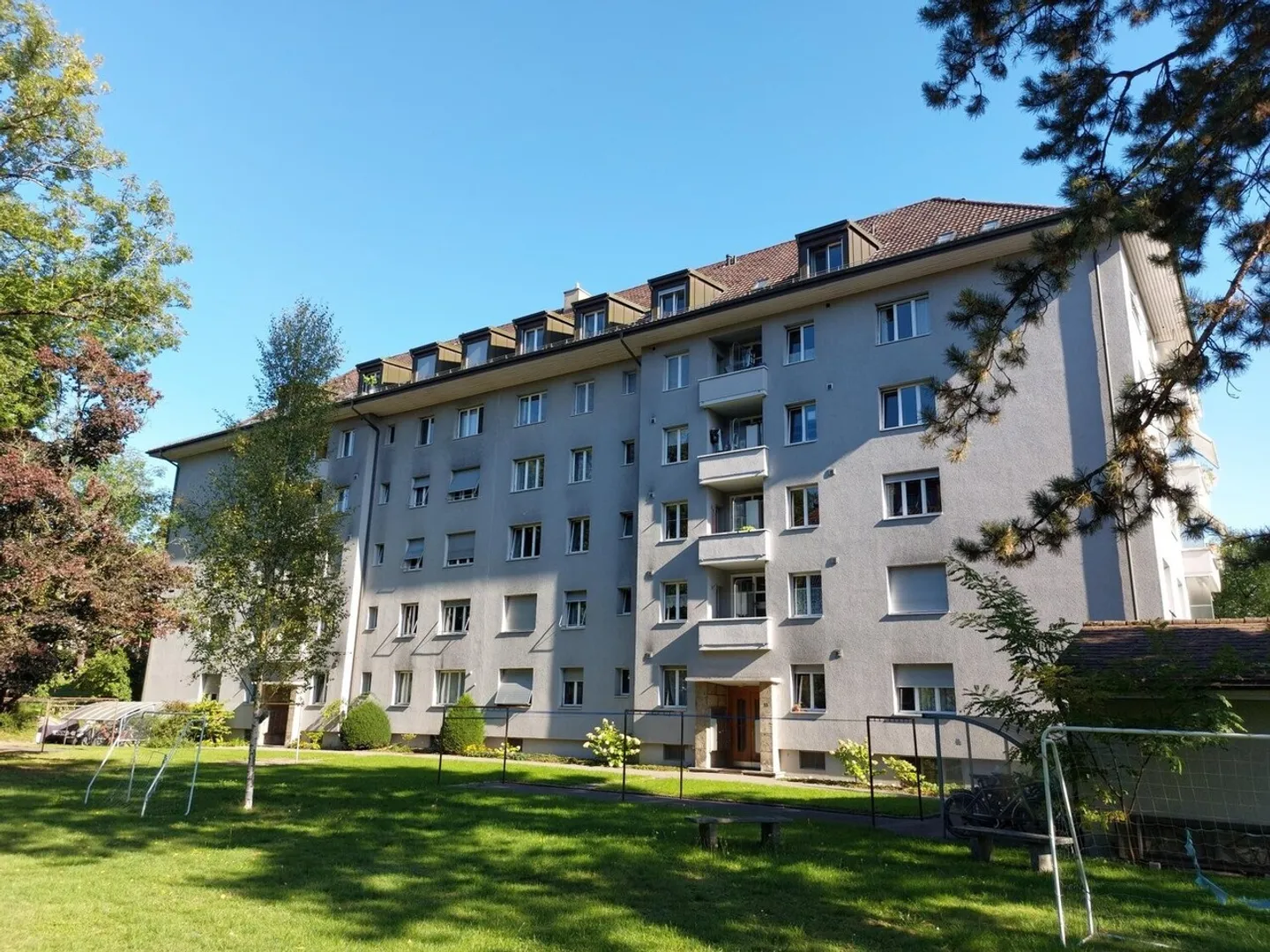 Appartement de 3,5 pièces de 86 m² proche de la ville au 1er étage - Photo 1 sur 6