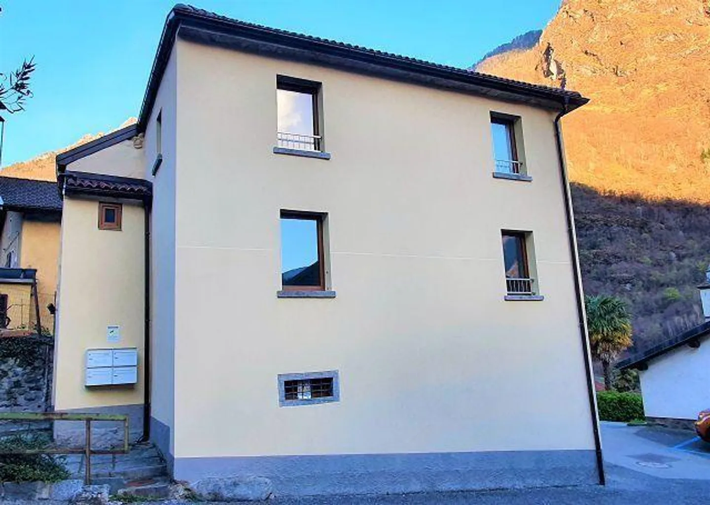 Casa di 3 app./ uffici a reddito con piccolo giardino - Foto 27 di 30