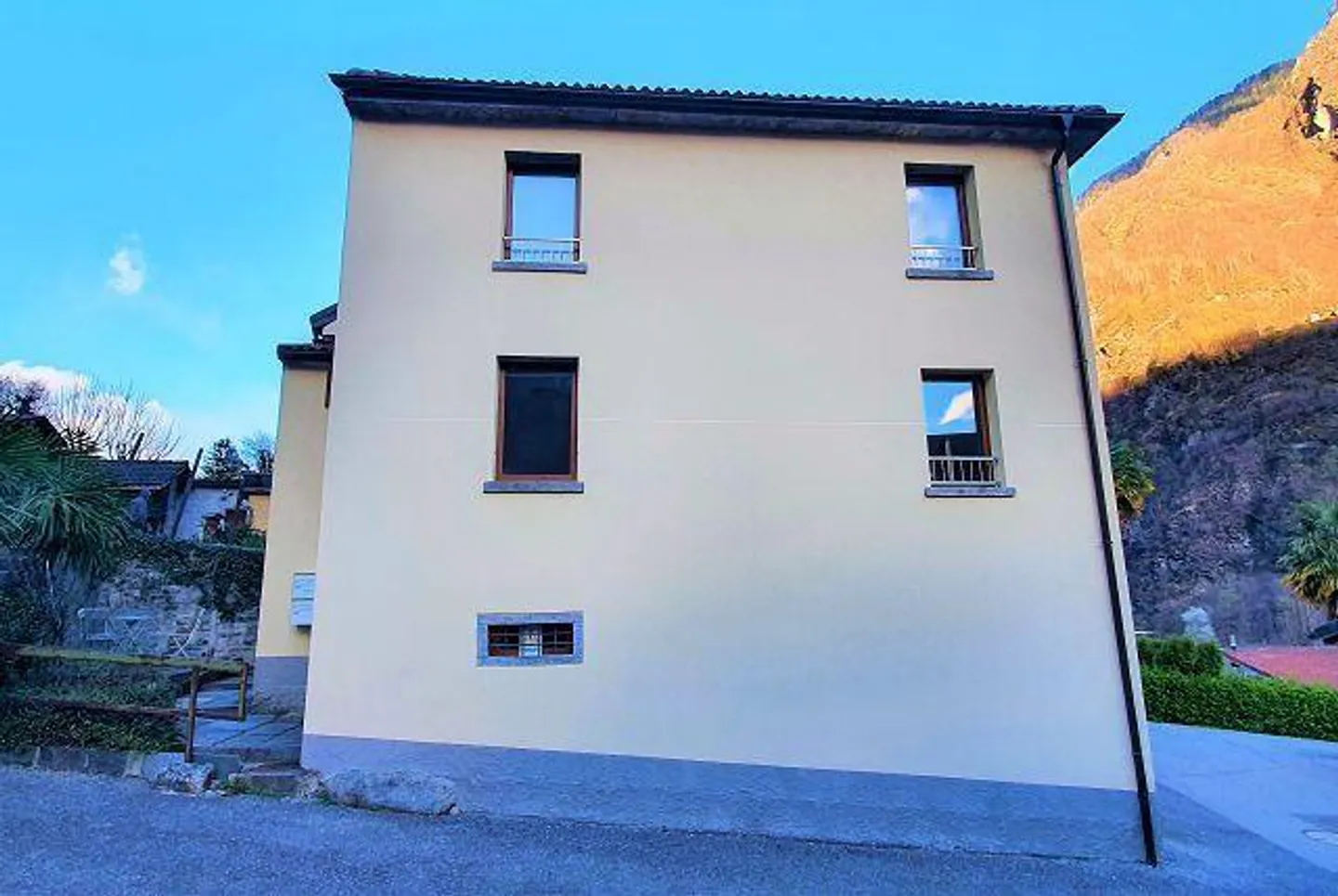 Casa di 3 app./ uffici a reddito con piccolo giardino - Foto 28 di 30