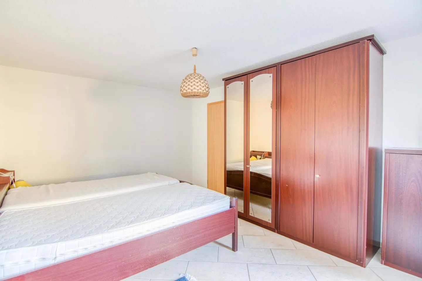 Esclusivo appartamento con giardino di 3,5 locali a Beatenberg - ideale come prima casa o casa vacanze, il tuo rifugio con panorama alpino e vista mozzafiato sul lago - Foto 12 di 24