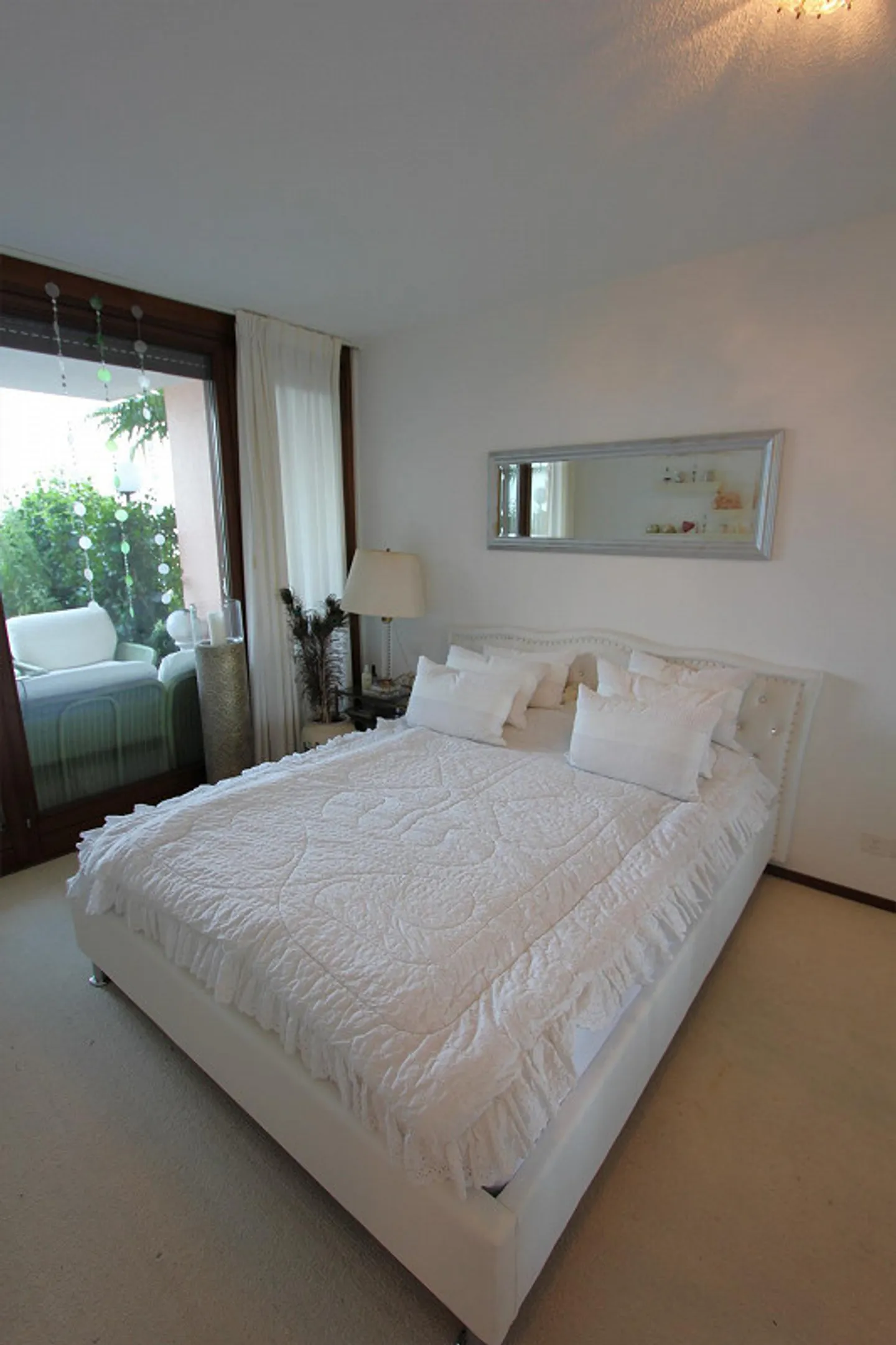 Charming Garden Apartment with a View of Lake Maggiore - Photo 2 of 8