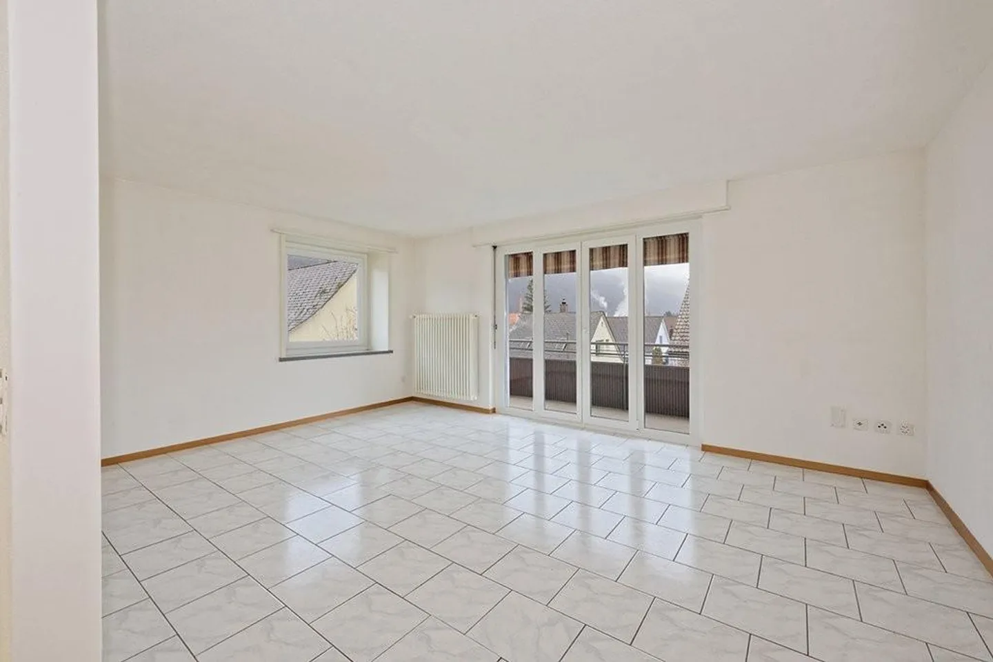 3.5 Room Apartment - Photo 2 of 8