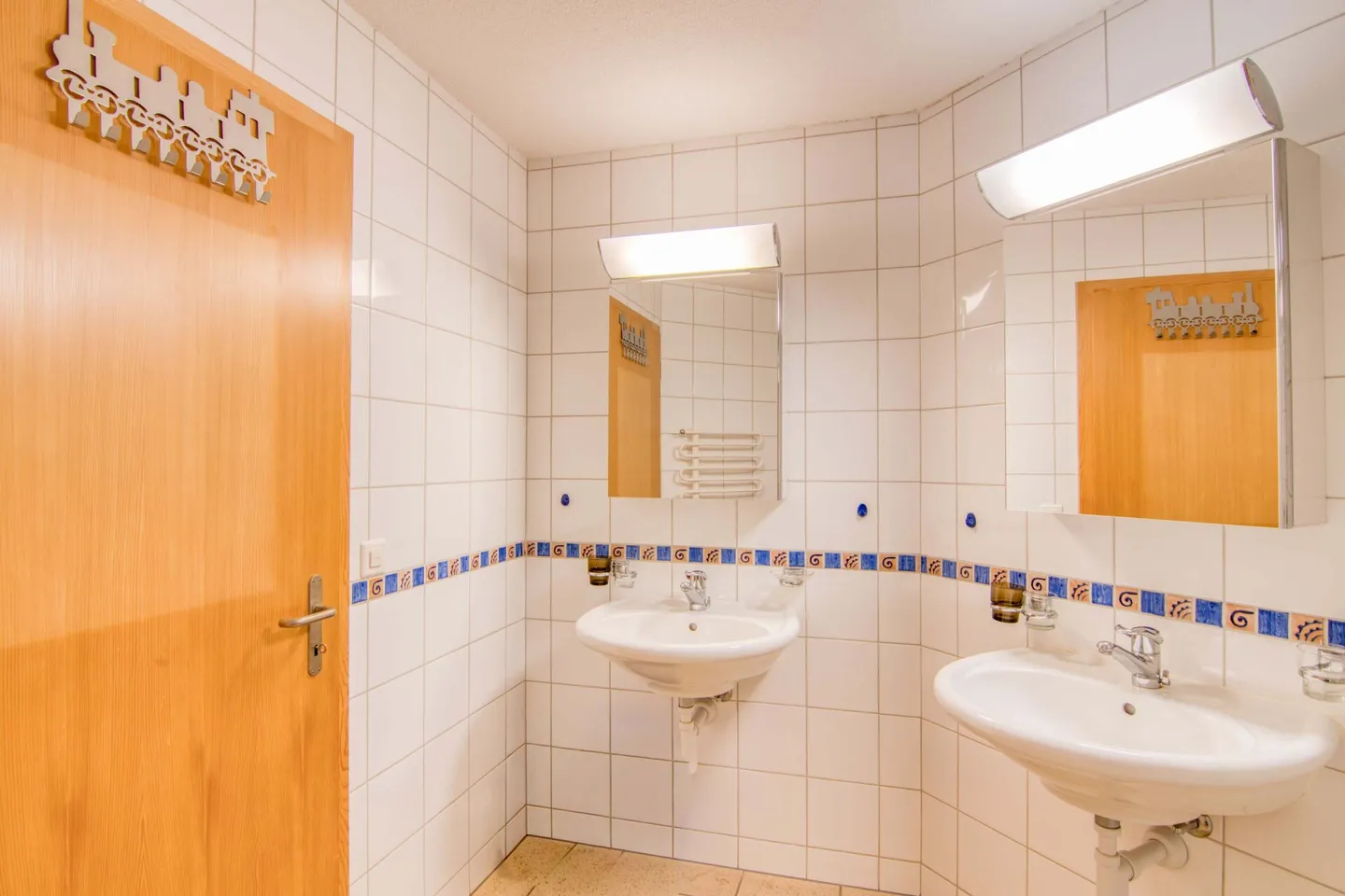 Esclusivo appartamento con giardino di 3,5 locali a Beatenberg - ideale come prima casa o casa vacanze, il tuo rifugio con panorama alpino e vista mozzafiato sul lago - Foto 16 di 24