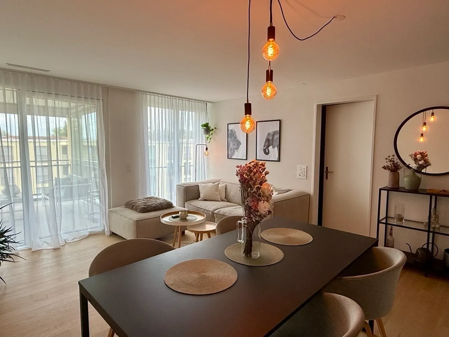 Modernes Apartment mit Balkon - Foto 3 von 8