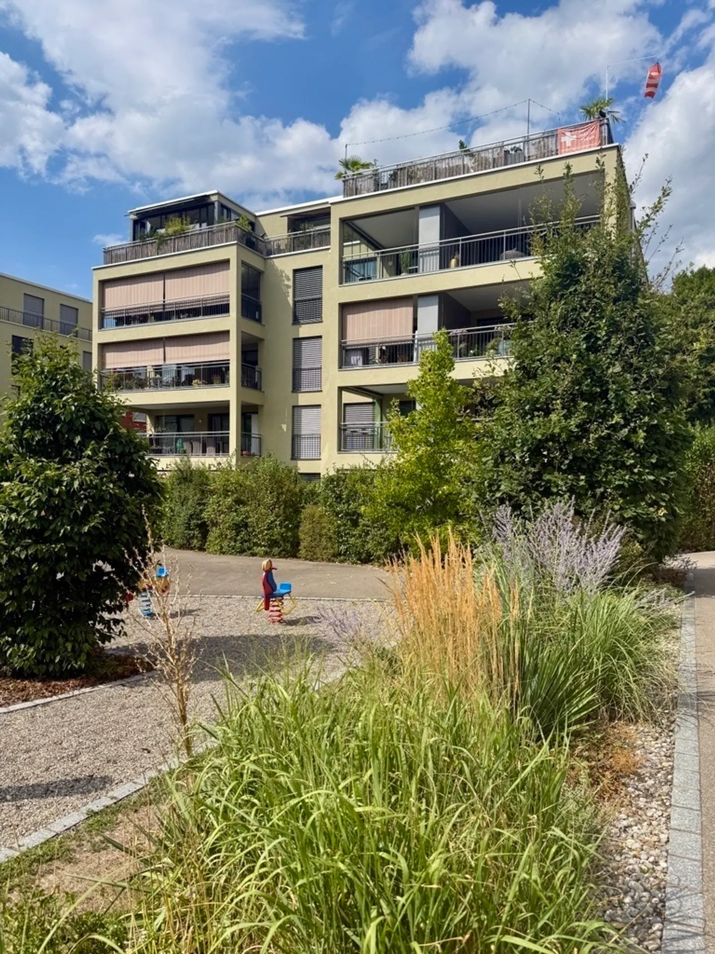 Modernes Apartment mit Balkon - Foto 7 von 8