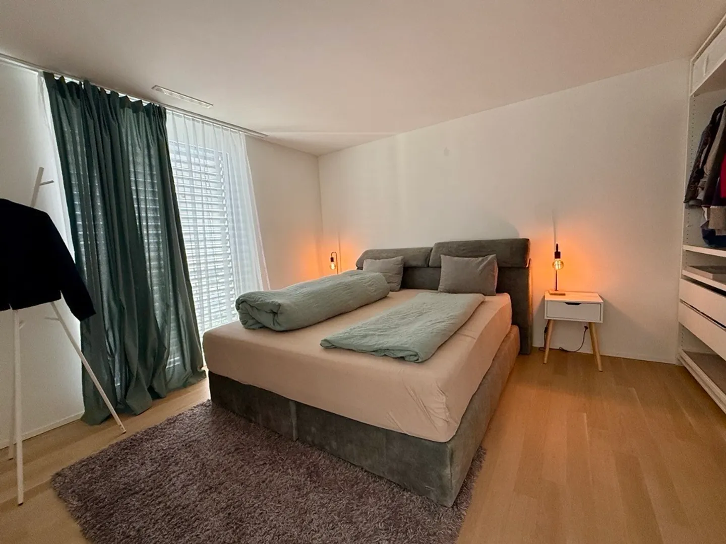 Modernes Apartment mit Balkon - Foto 4 von 8