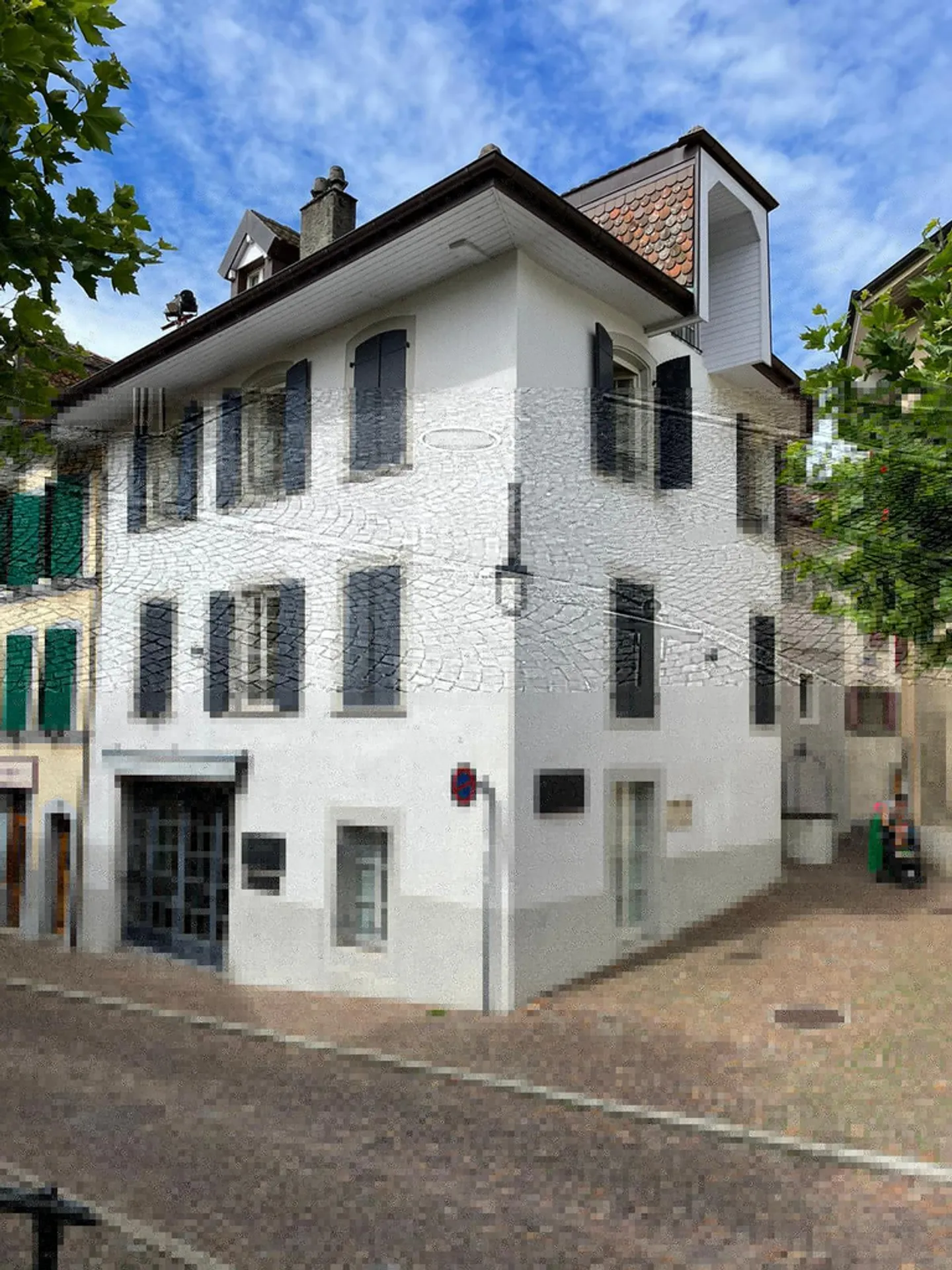 Ideally located room in a building by the lake - Photo 1 of 4