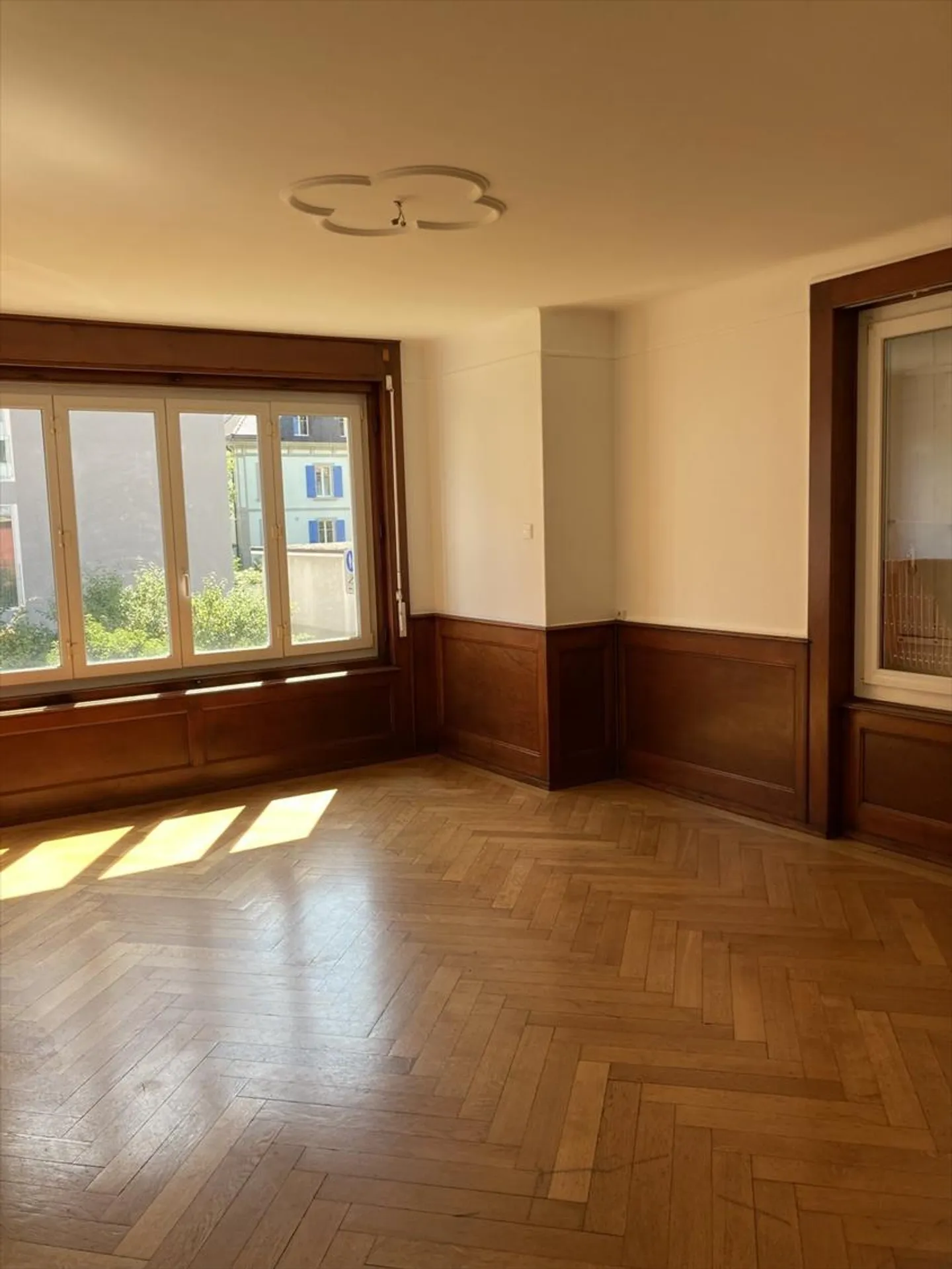 Bellissimo appartamento luminoso e parzialmente ristrutturato - Foto 1 di 8