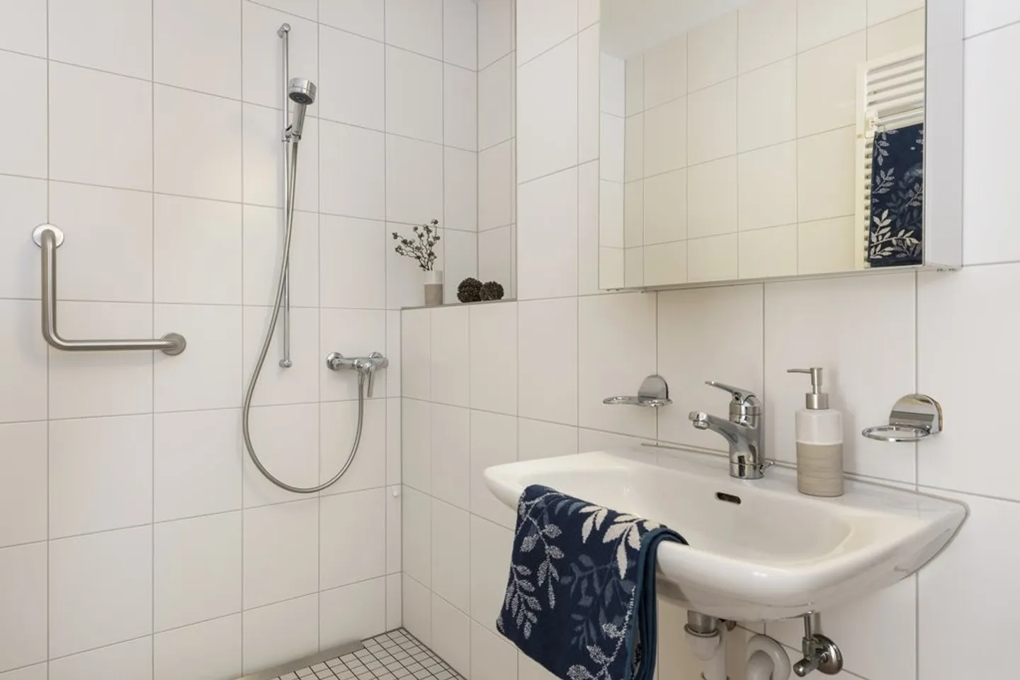 À deux pas du lac - Photo 3 sur 7