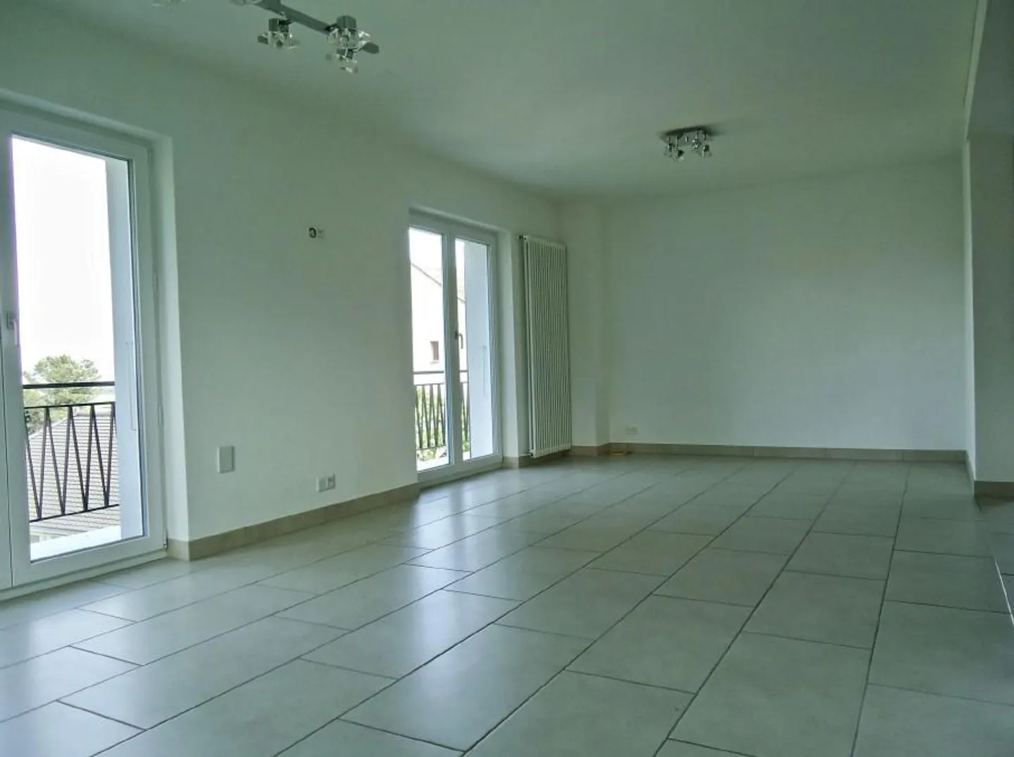 Charming Townhouse with Garden - Photo 4 of 10