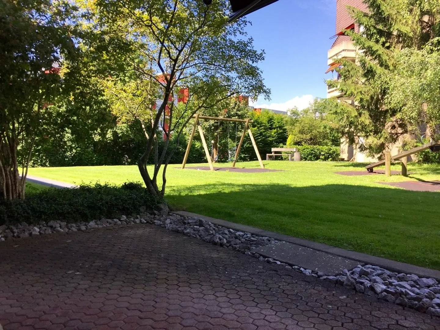 Temporary 3.5-room ground floor apartment with patio - Photo 2 of 7